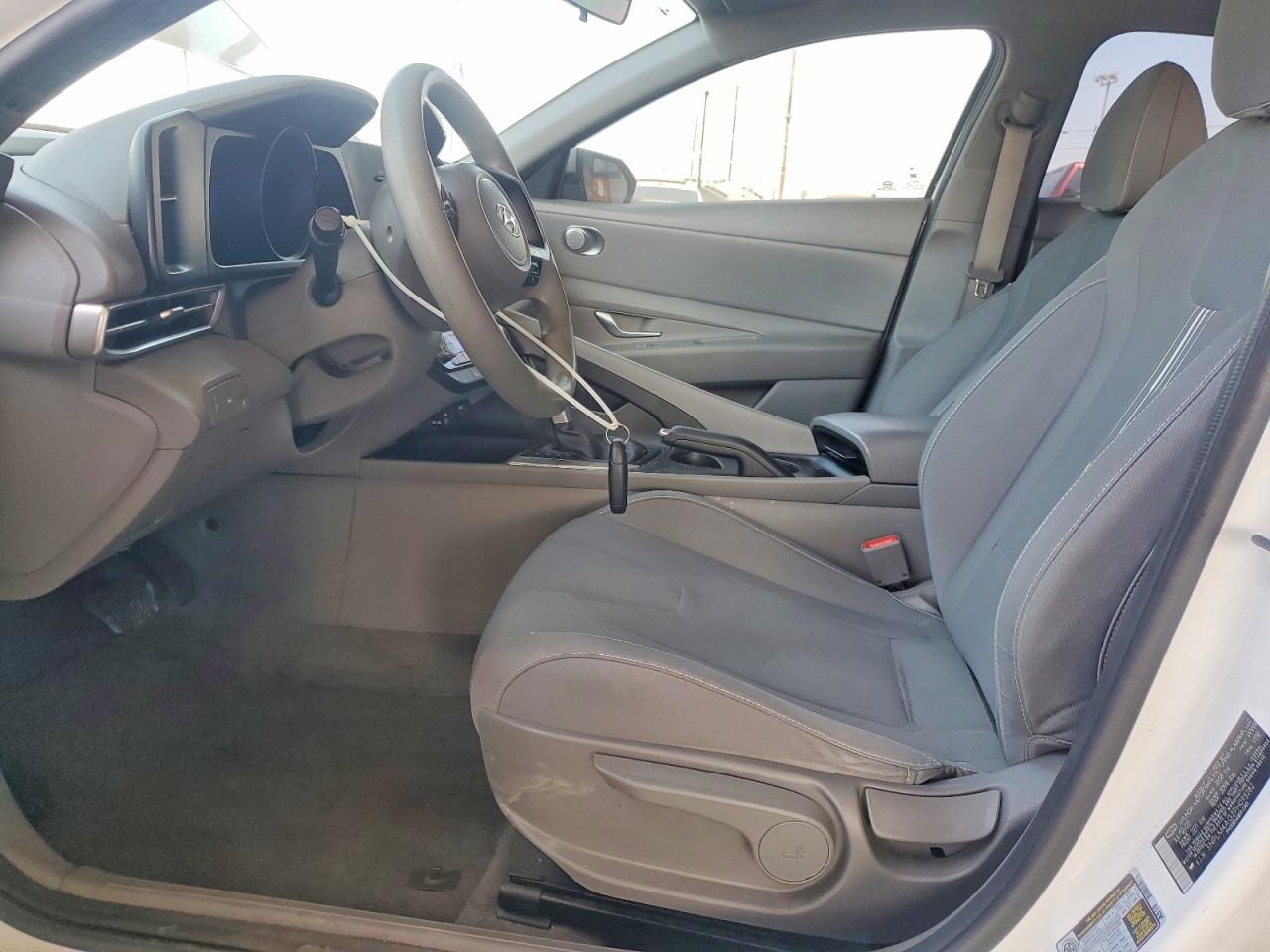 Hyundai ELANTRA Sel