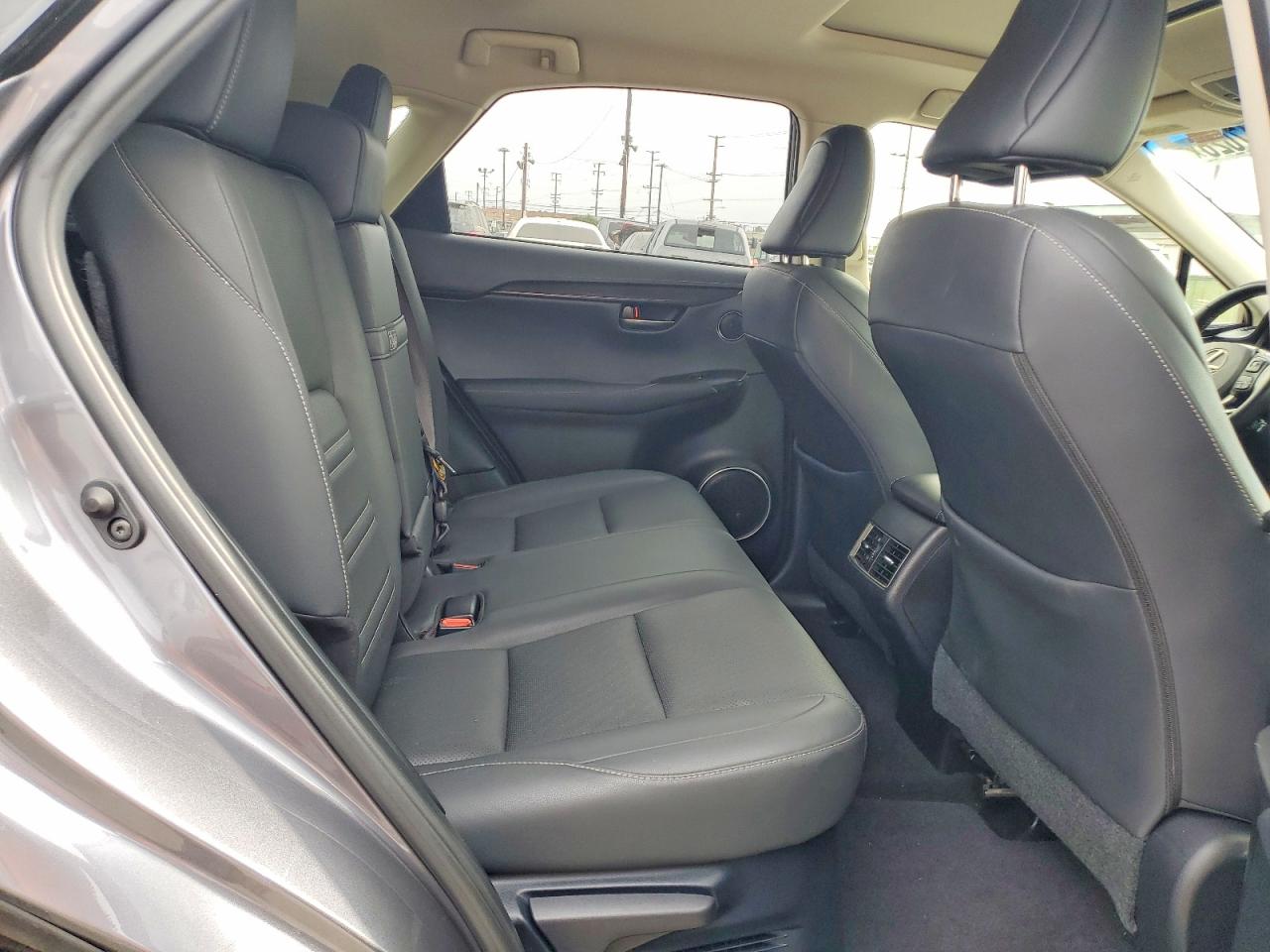 Lexus NX Base