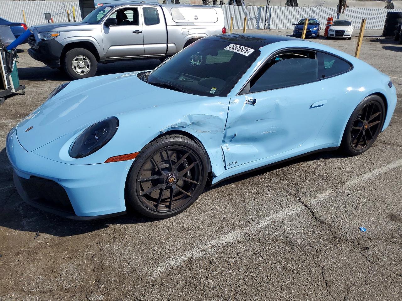 Salvage Porsche 911 Image