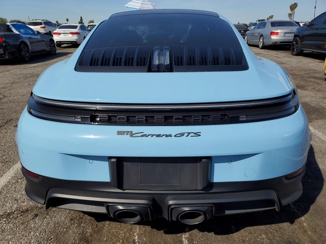 Porsche 911 Carrera Gts