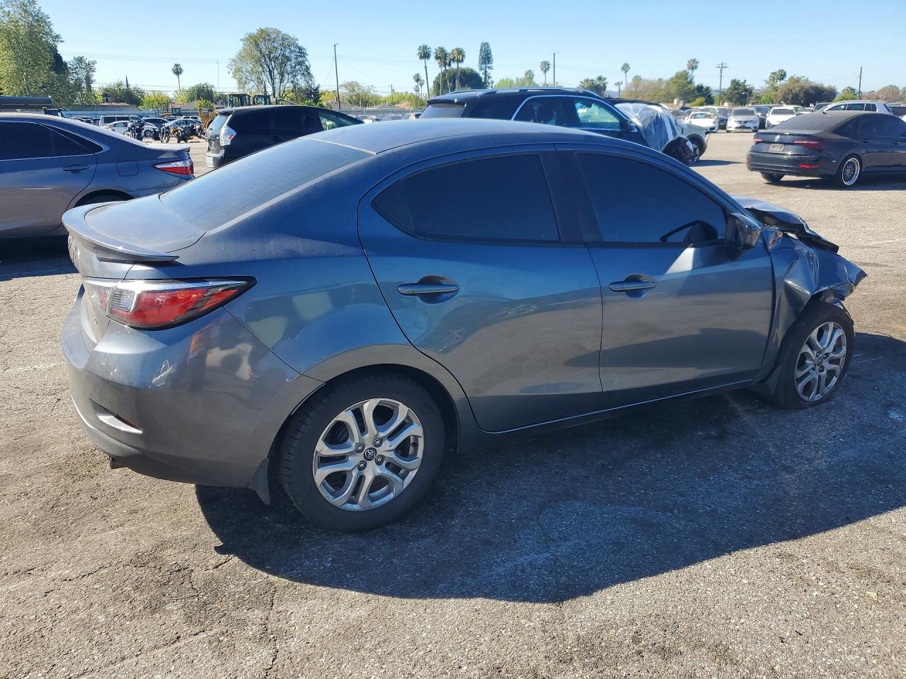 Toyota Yaris Base
