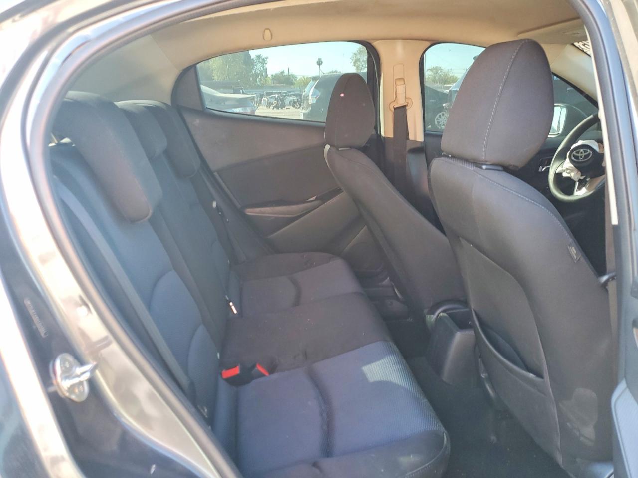 Toyota Yaris Base