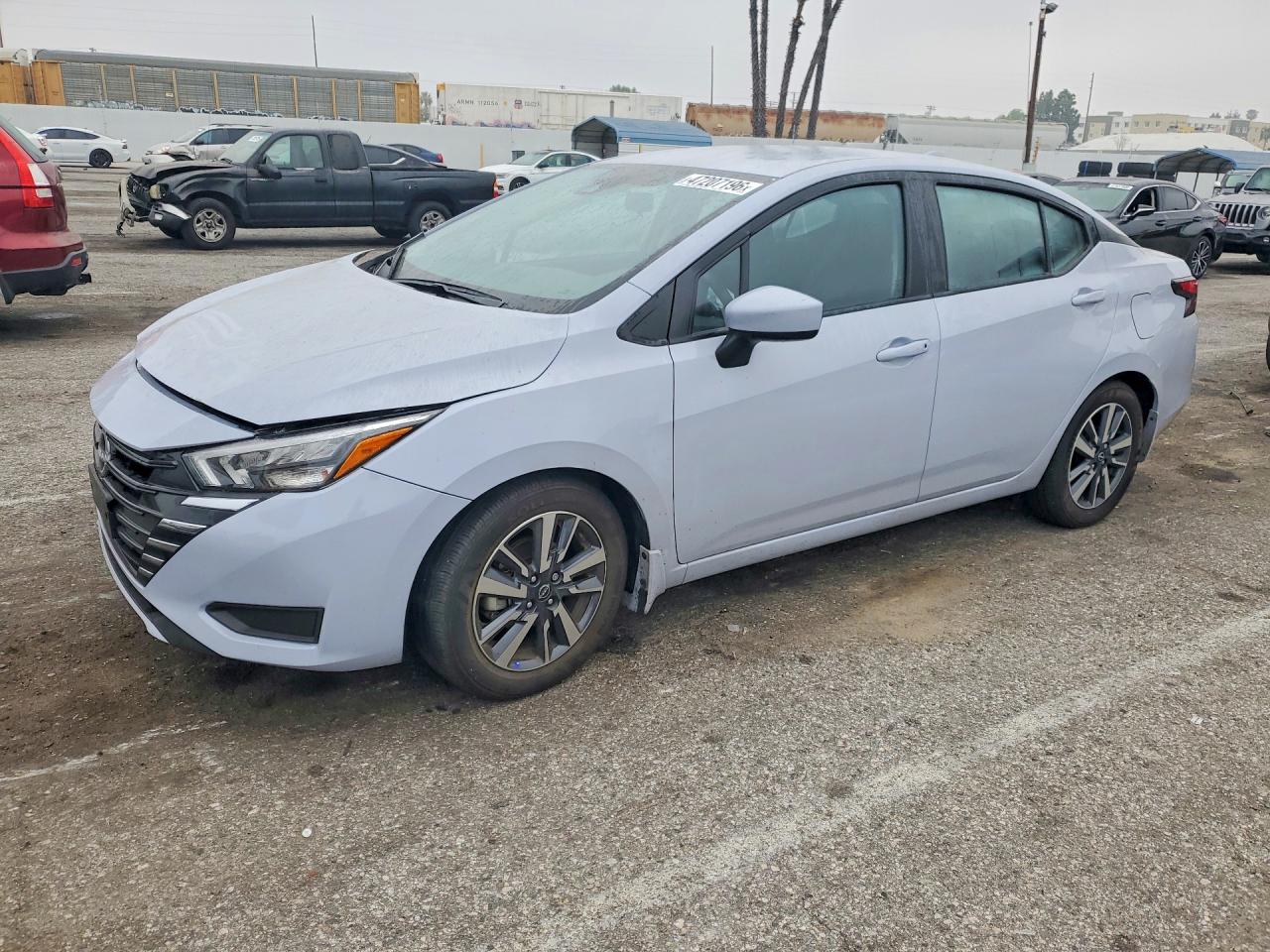 Salvage Nissan Versa Image
