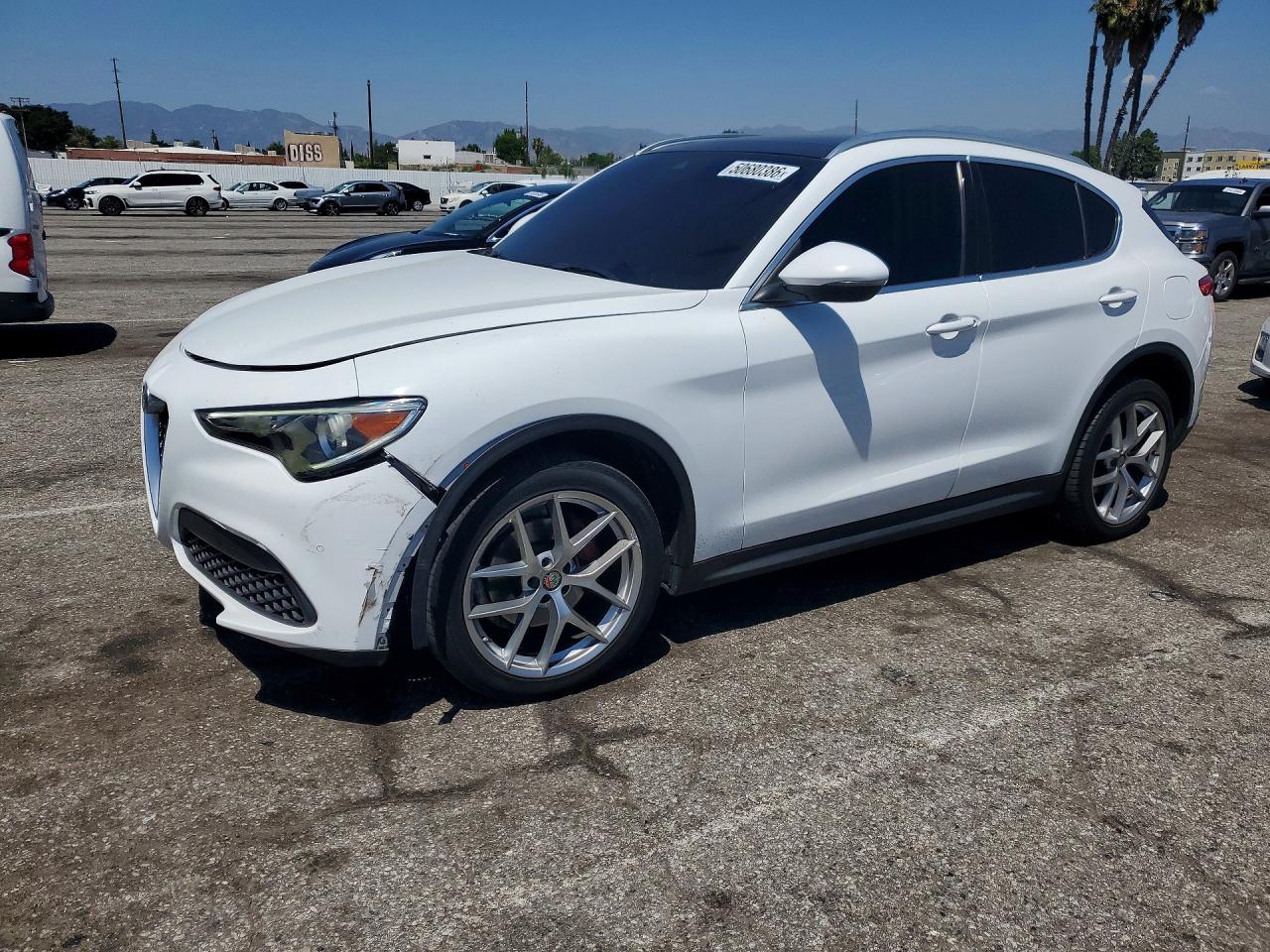 Salvage Alfa Romeo Stelvio Image