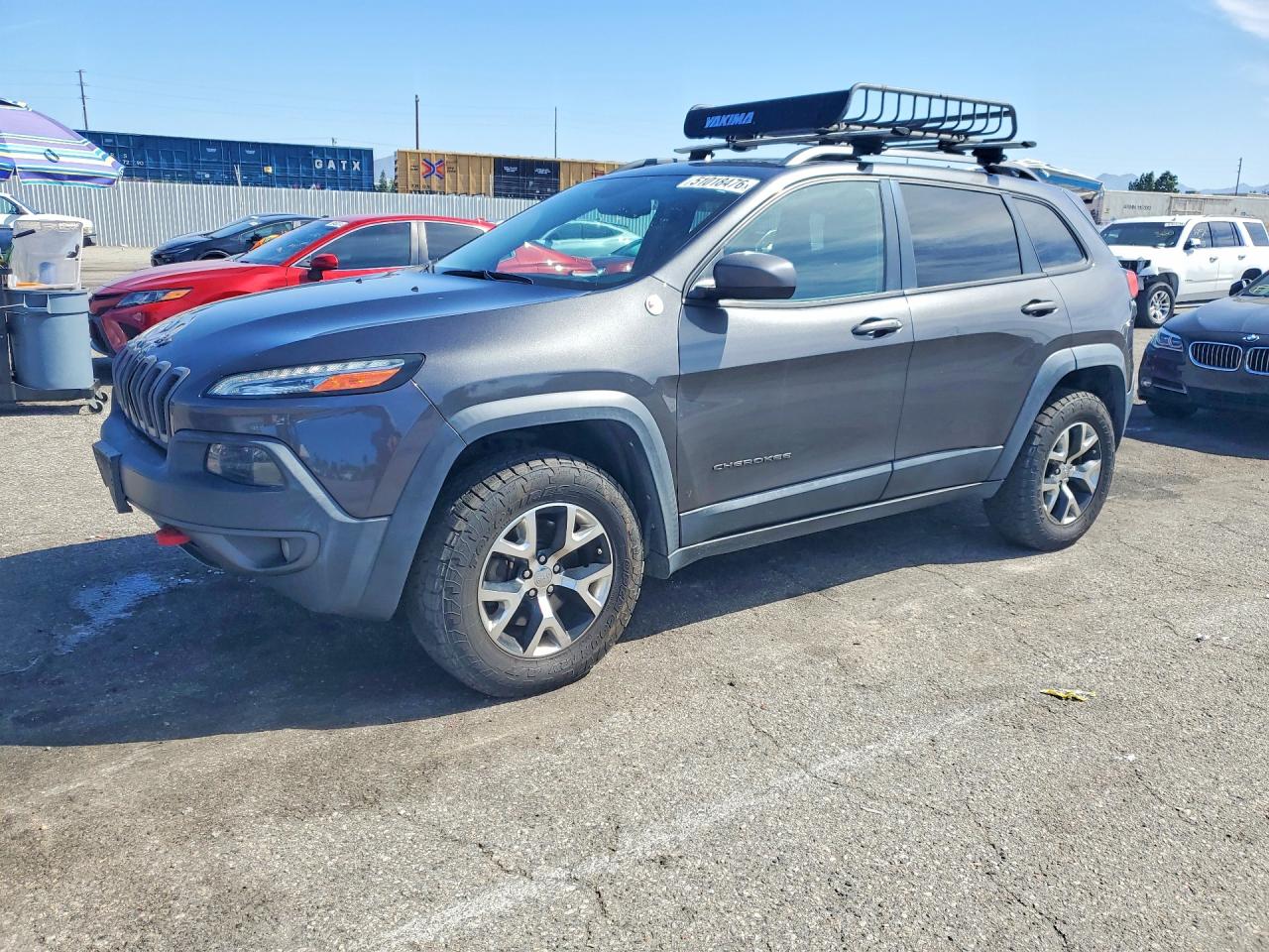 Salvage Jeep Cherokee Image