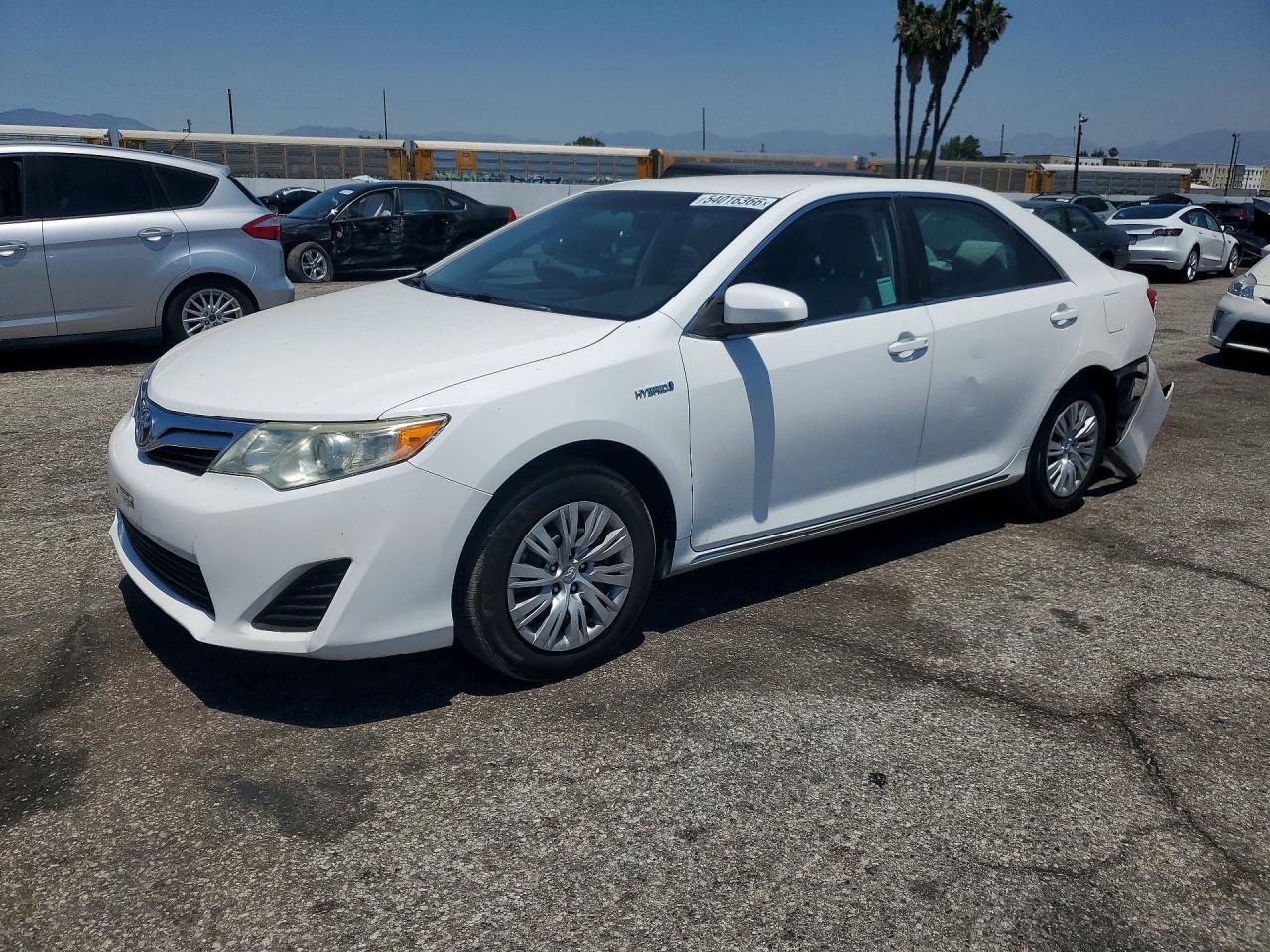 Salvage Toyota Camry Image
