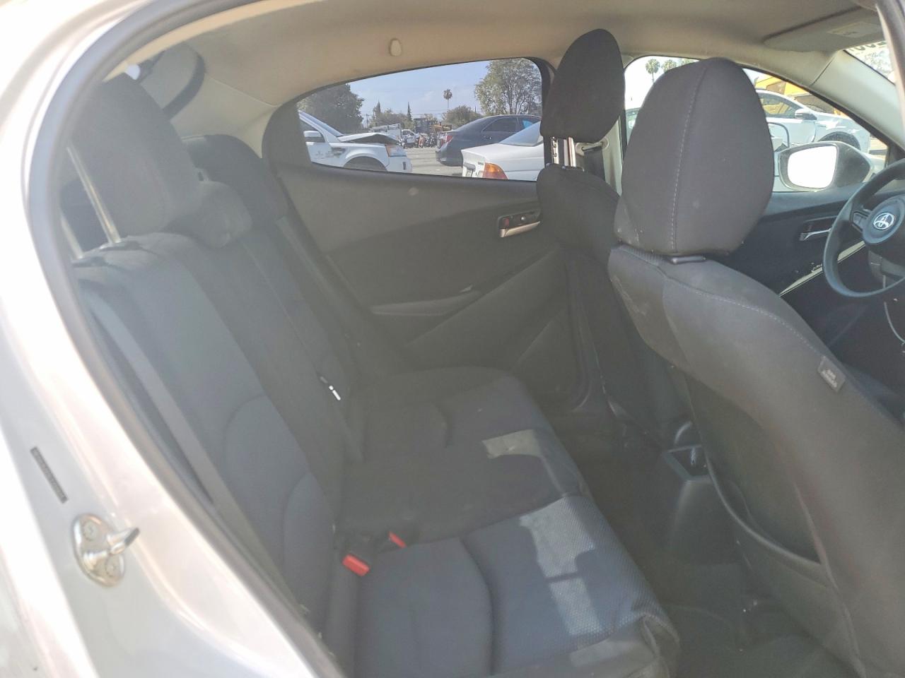Toyota Yaris Le