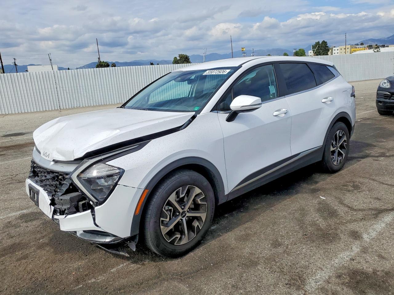 Salvage Kia Sportage Image