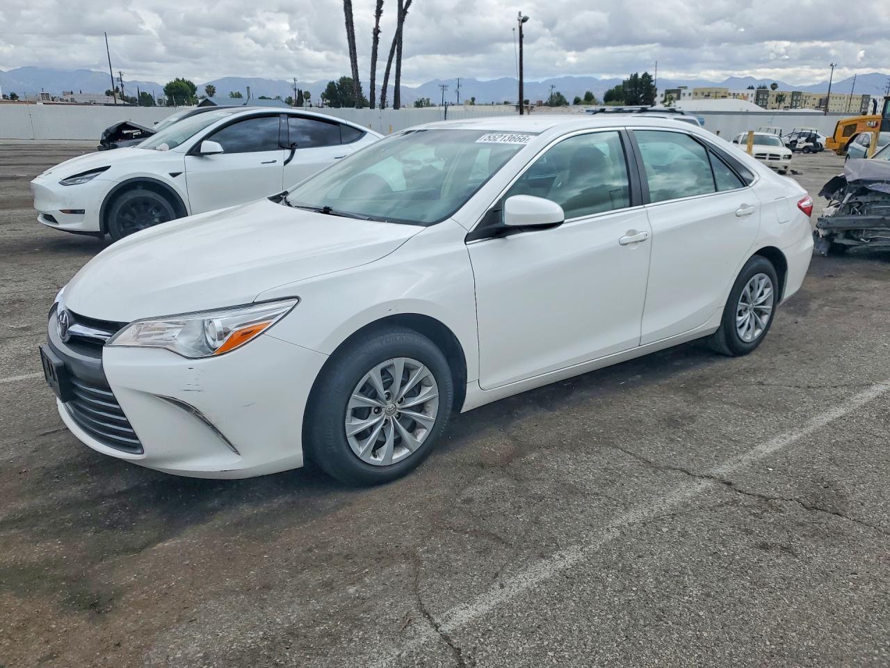 Salvage Toyota Camry Image