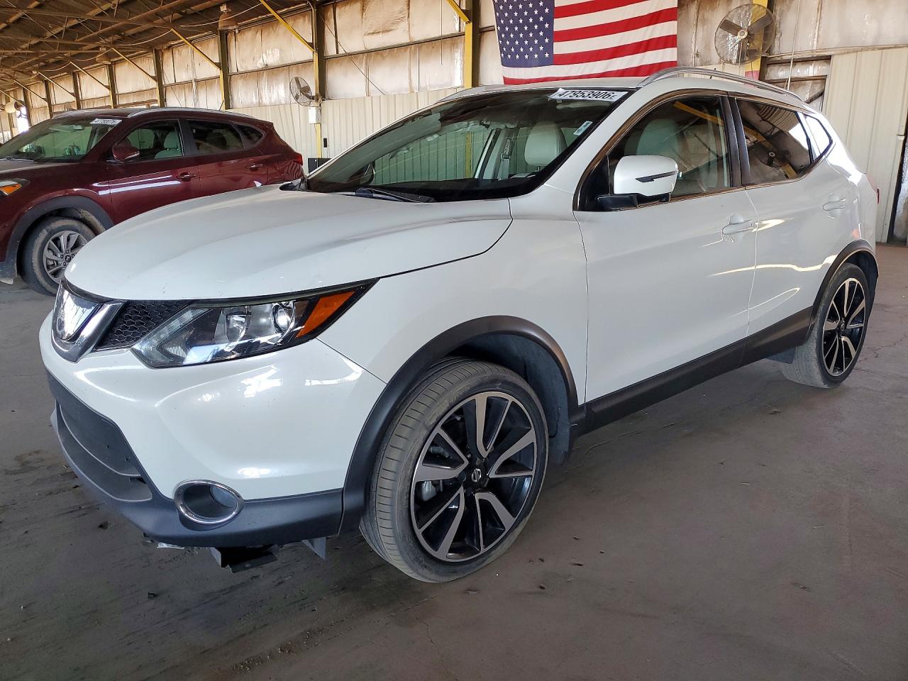 Salvage Nissan Rogue Image