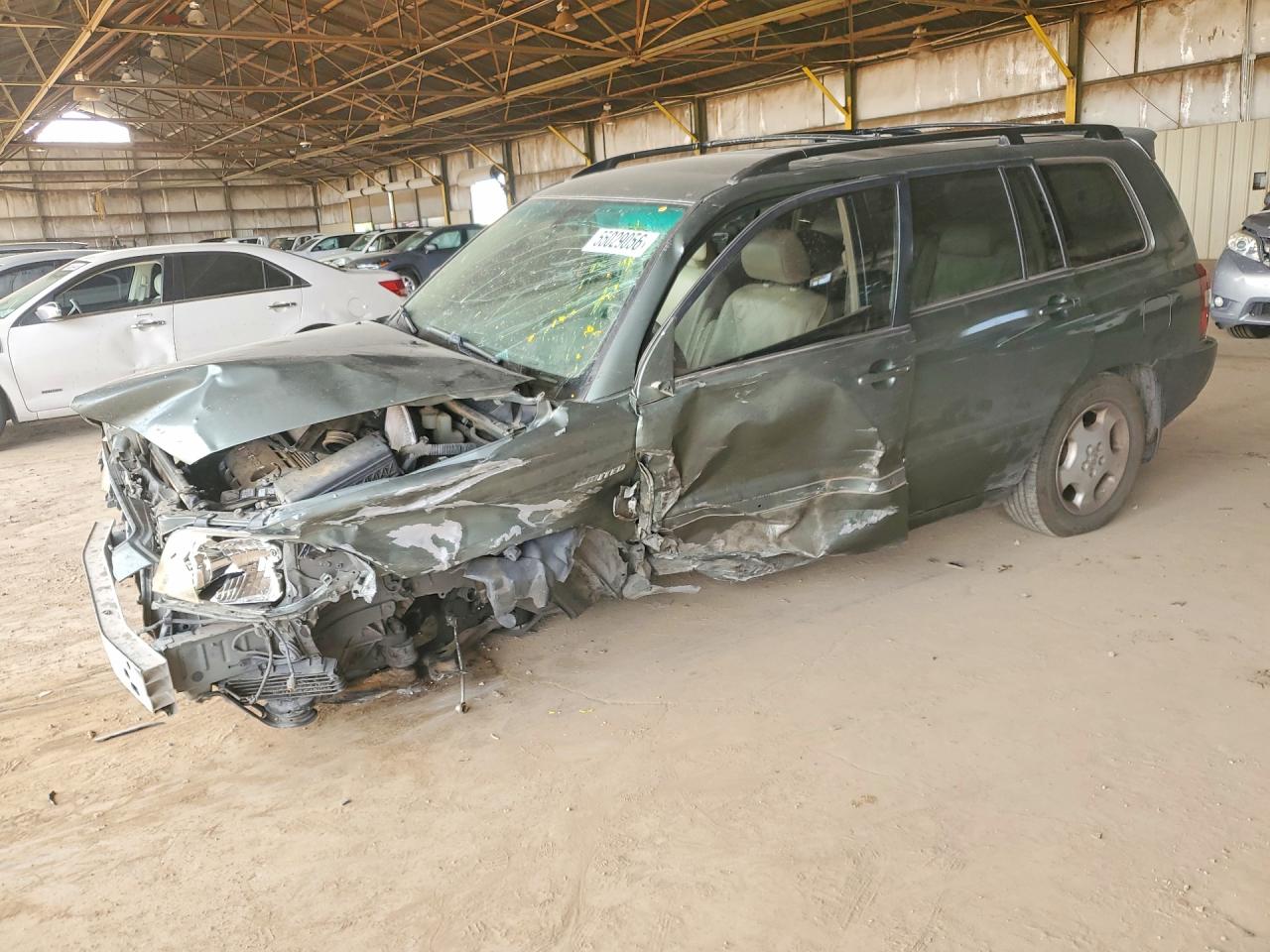 Salvage Toyota Highlander Image