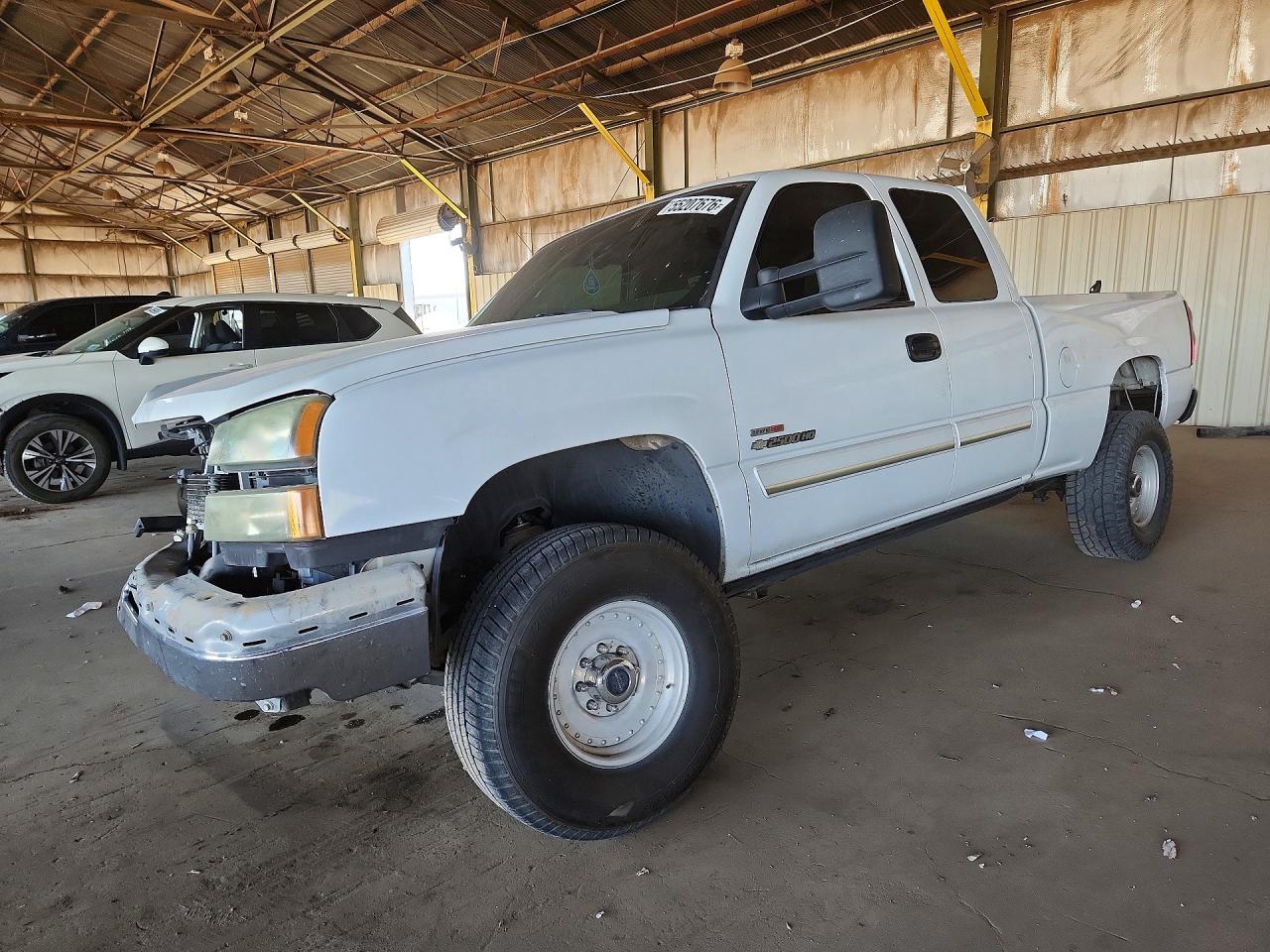 Salvage Chevrolet Silverado Image