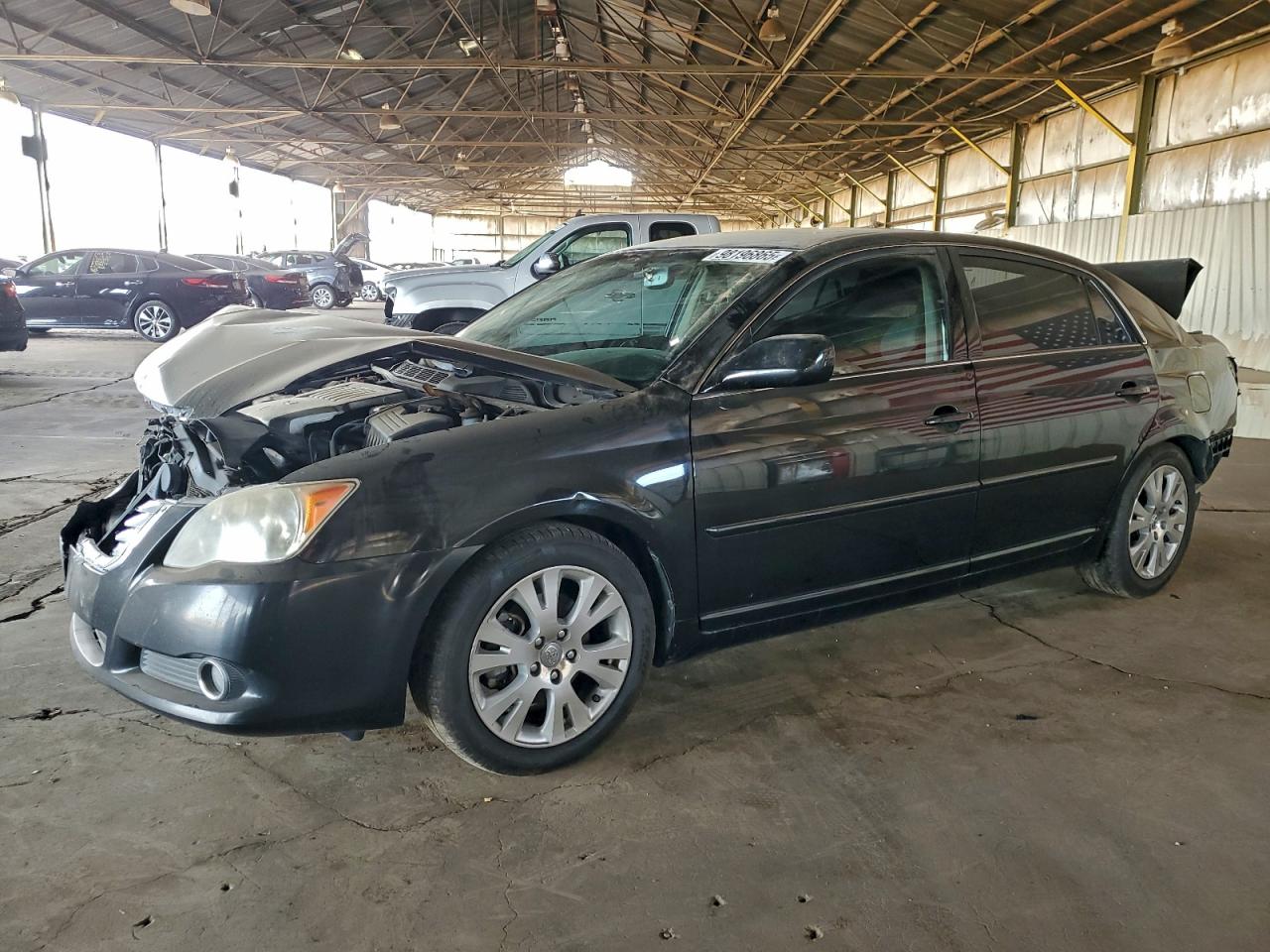 Salvage Toyota Avalon Image