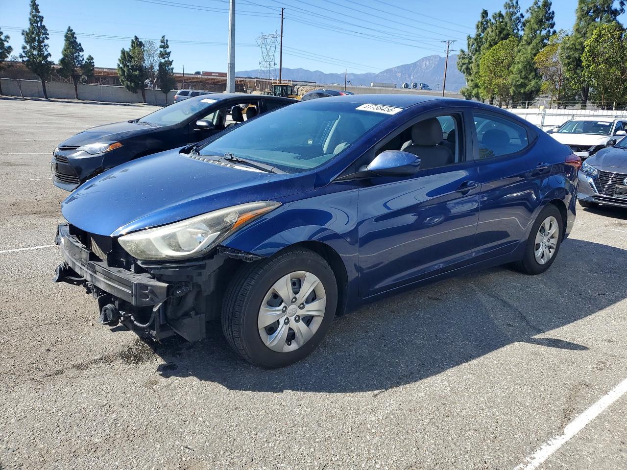Salvage Hyundai ELANTRA Image