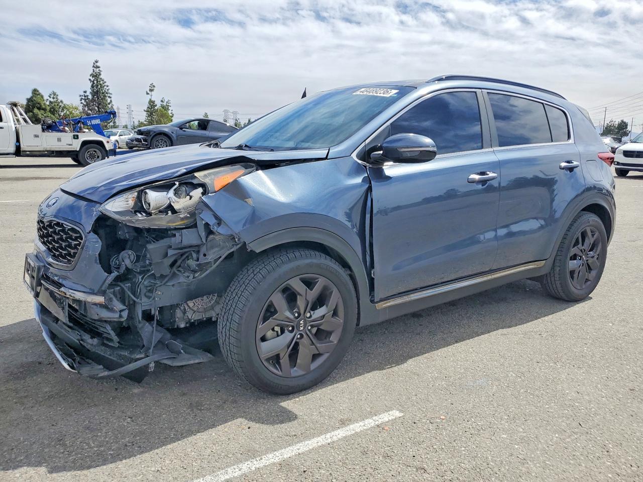 Salvage Kia Sportage Image