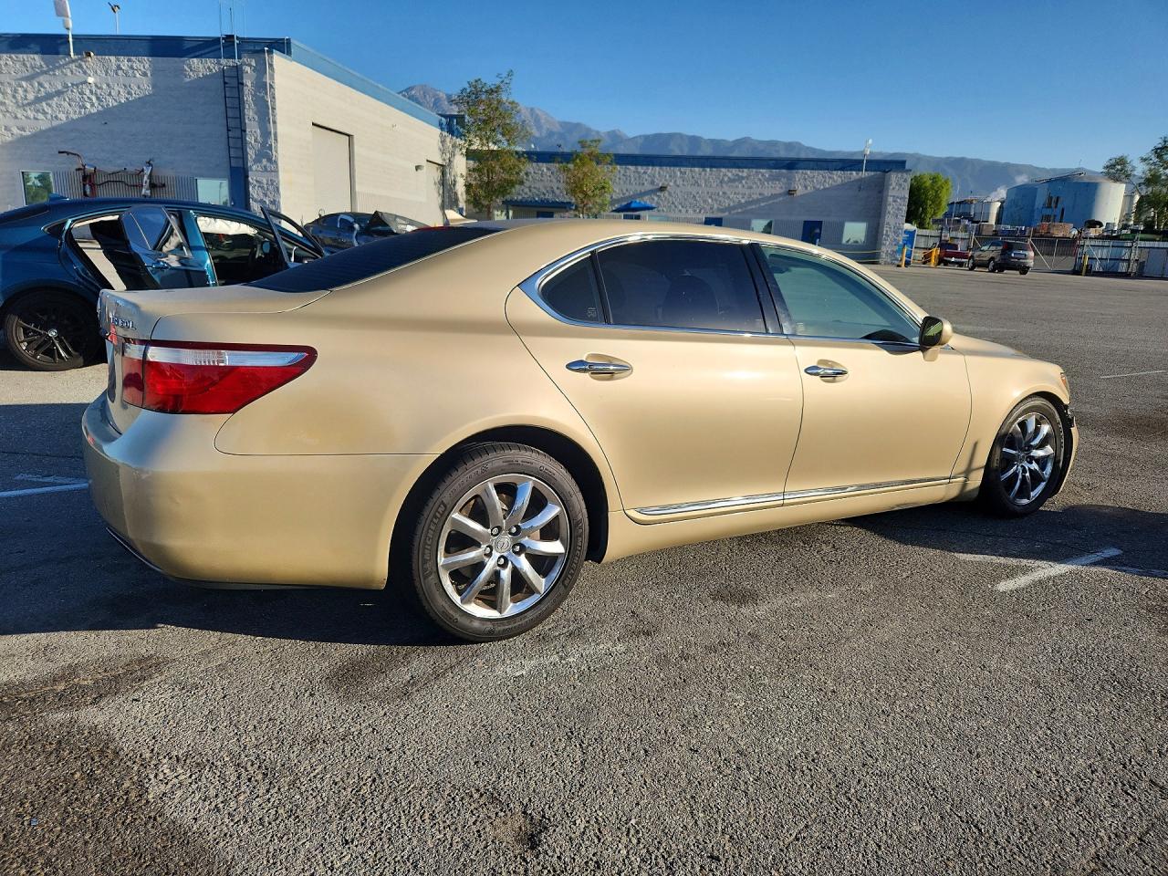 Lexus LS L