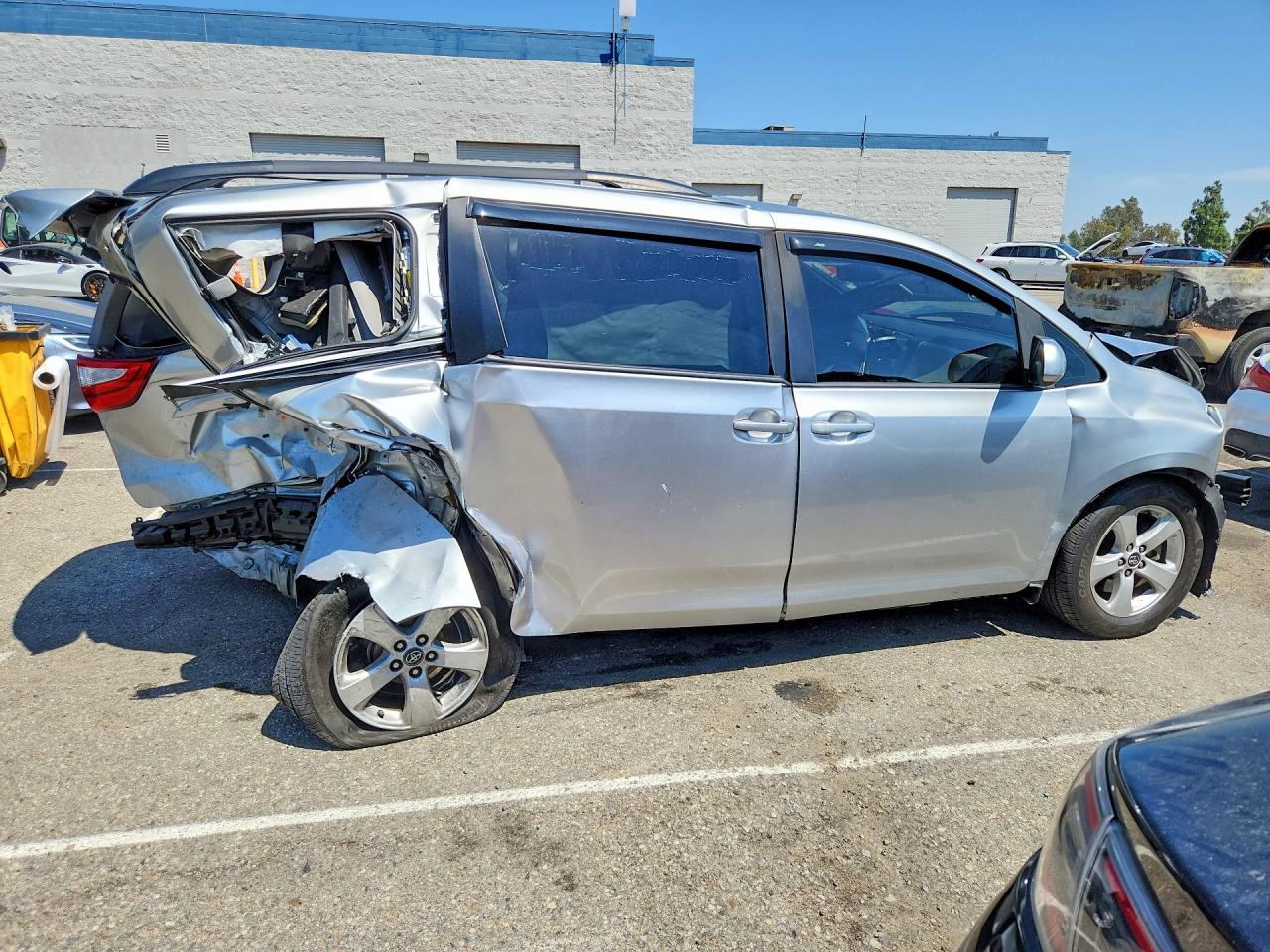 Toyota Sienna Le