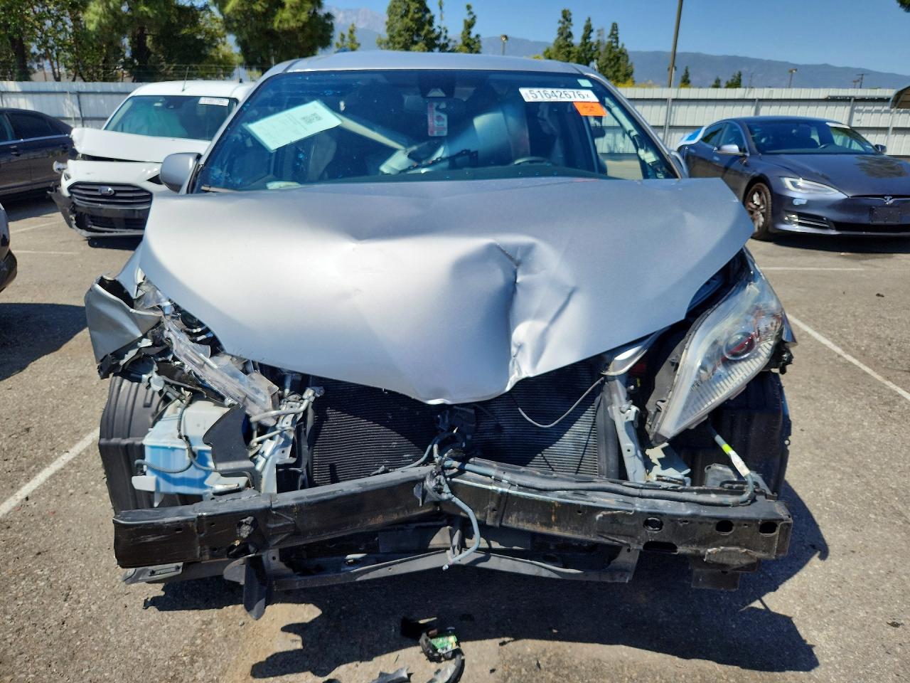 Toyota Sienna Le