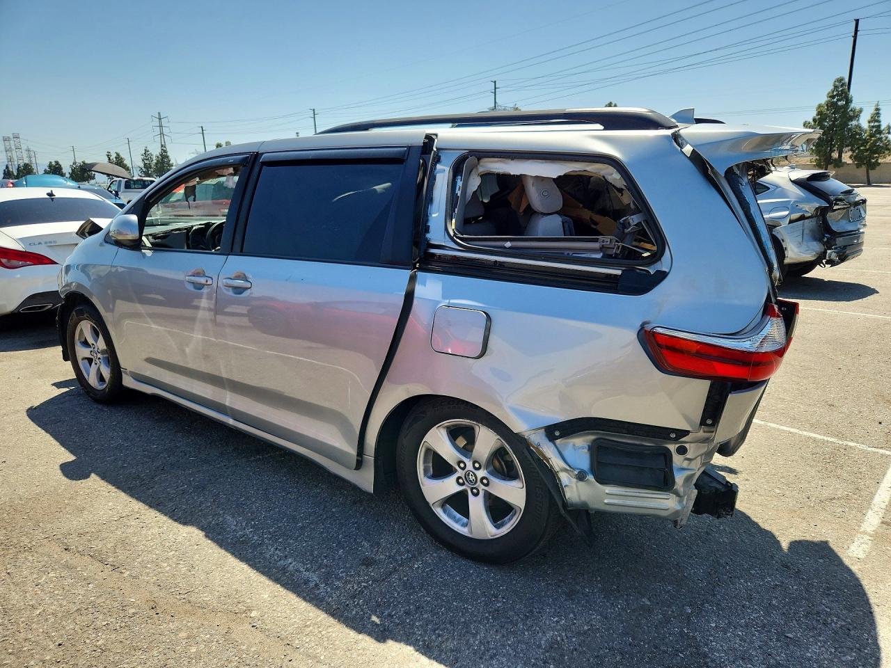 Toyota Sienna Le
