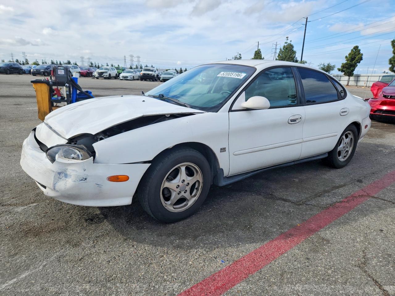 Salvage Ford Taurus Image