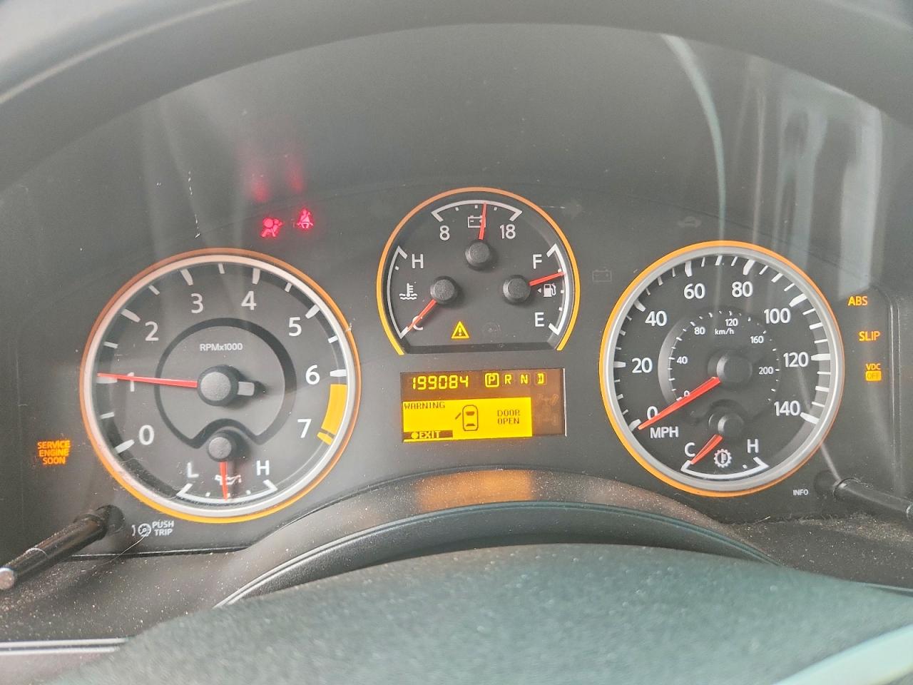 Nissan Armada Se