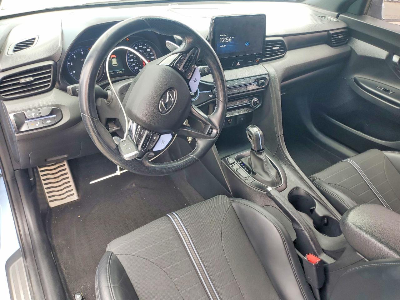 Hyundai VELOSTER Base