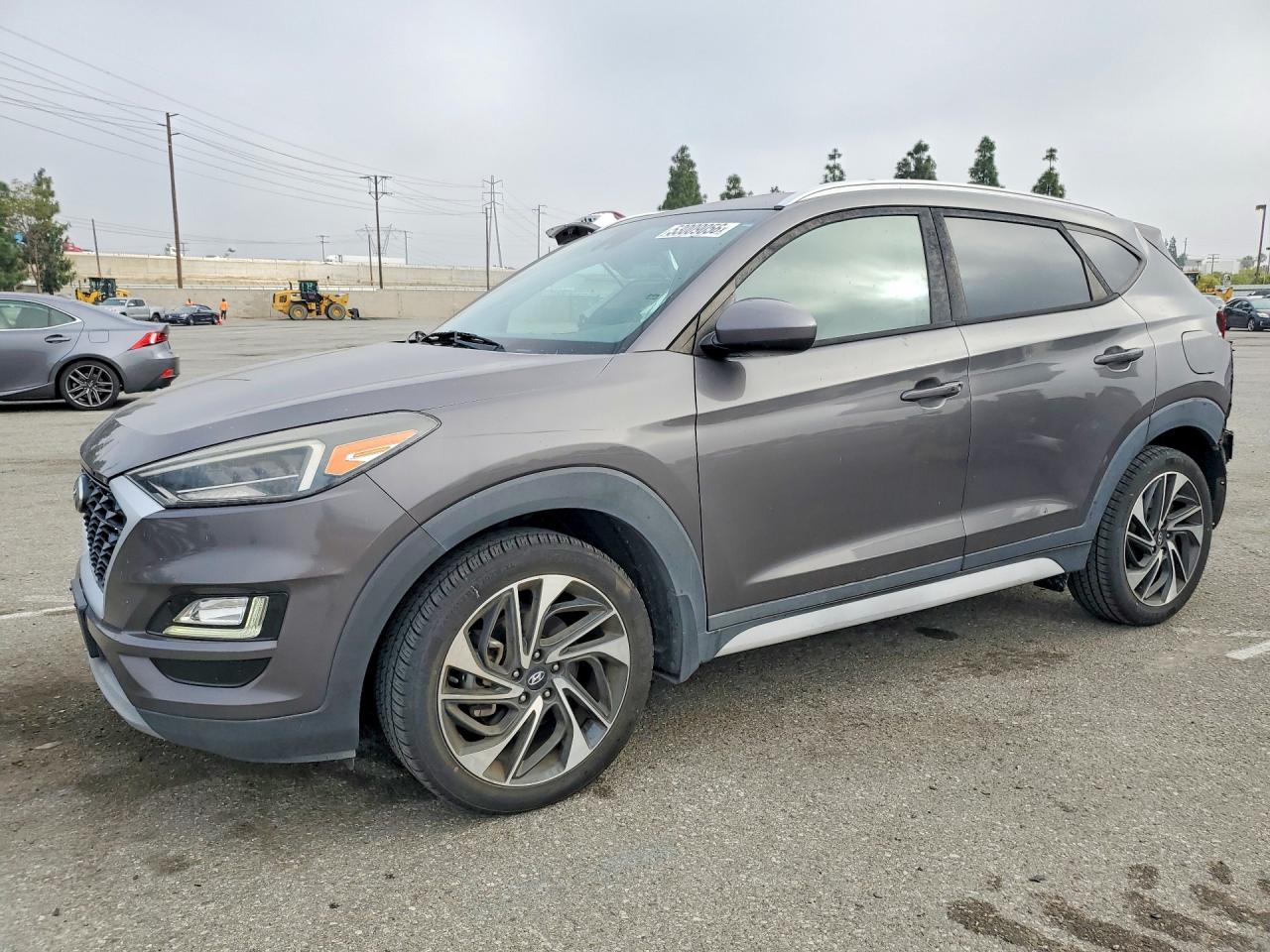 Salvage Hyundai TUCSON Image