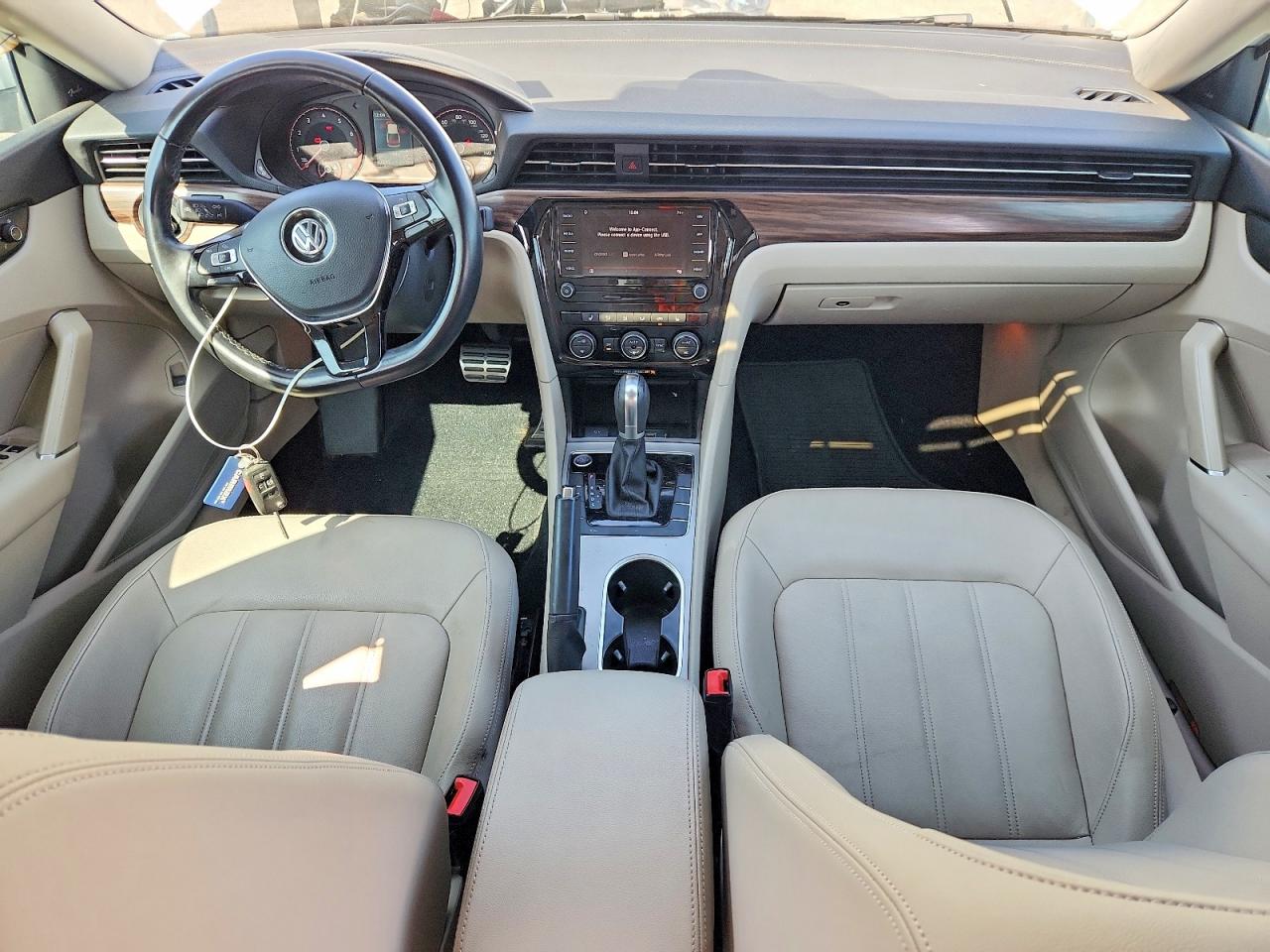 Volkswagen Passat Sel