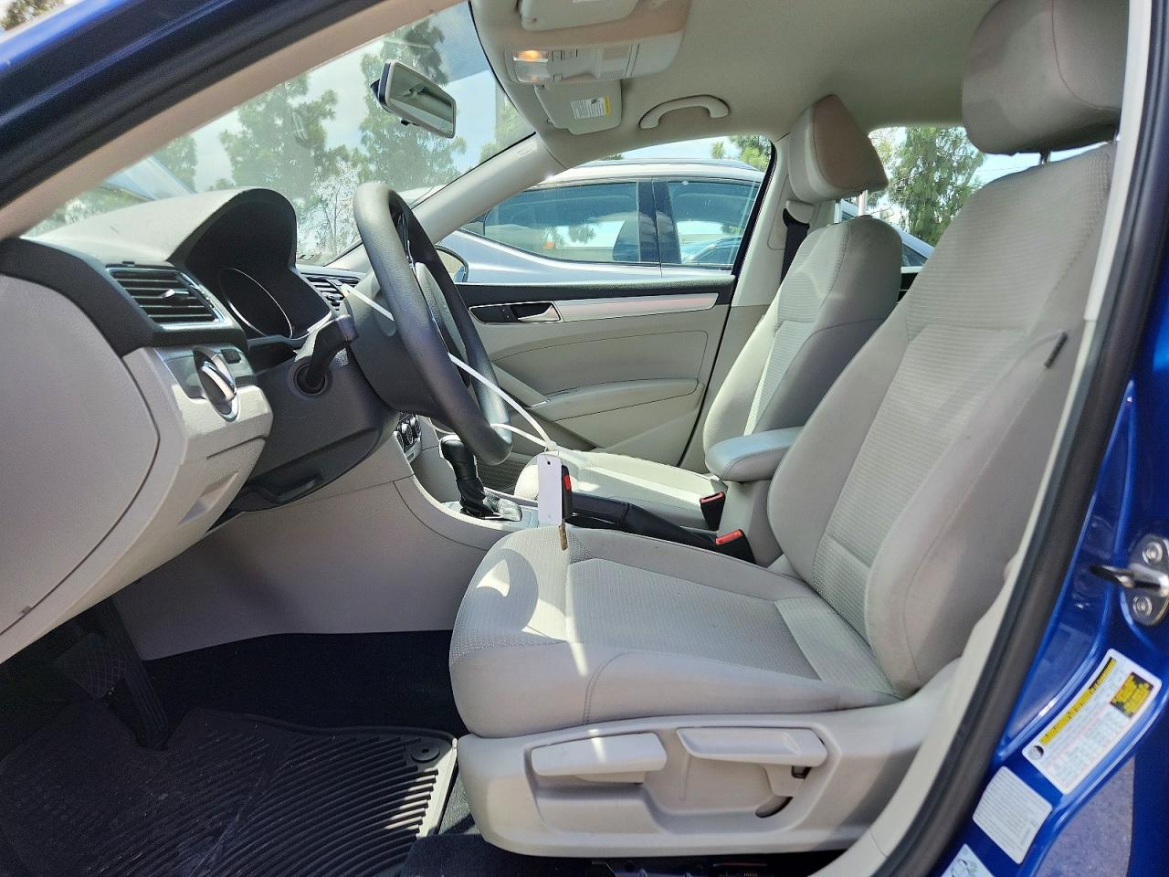 Volkswagen Passat S