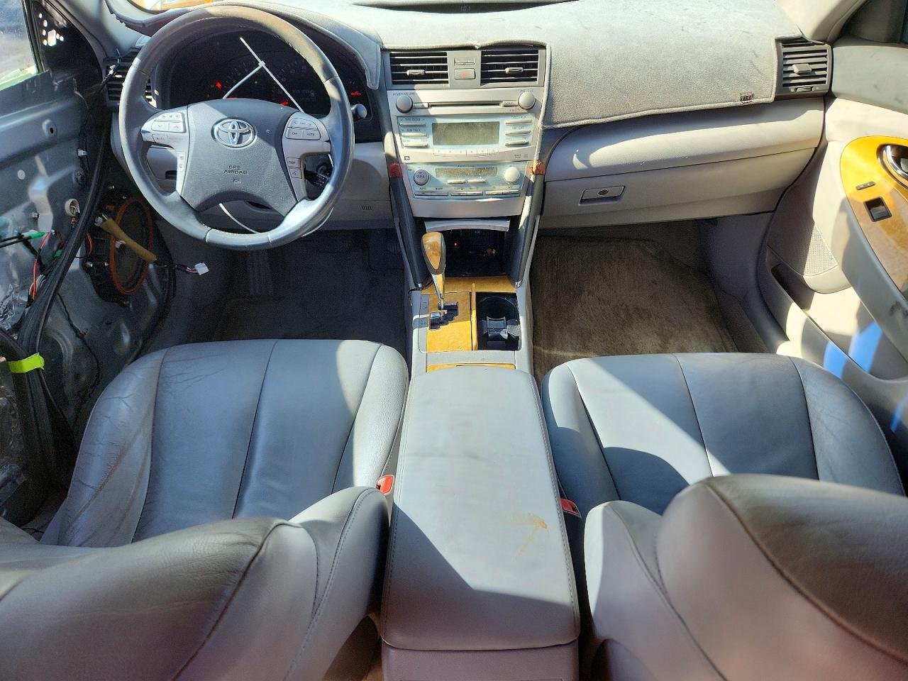 Toyota Camry Xle V6