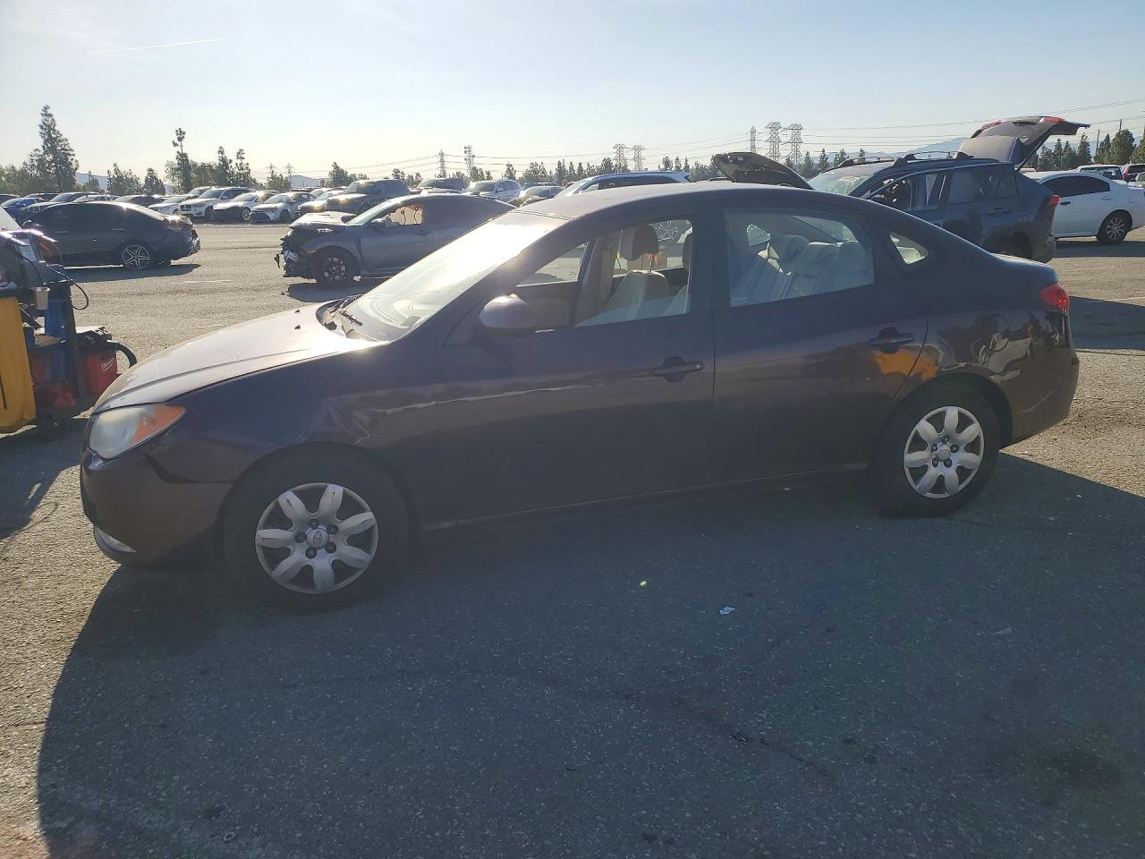 Salvage Hyundai ELANTRA Image