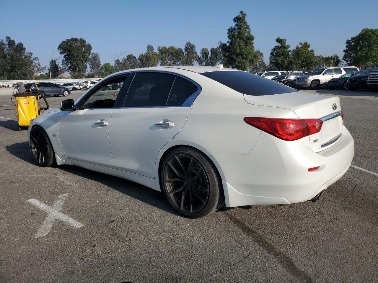 INFINITI Q50 Premium