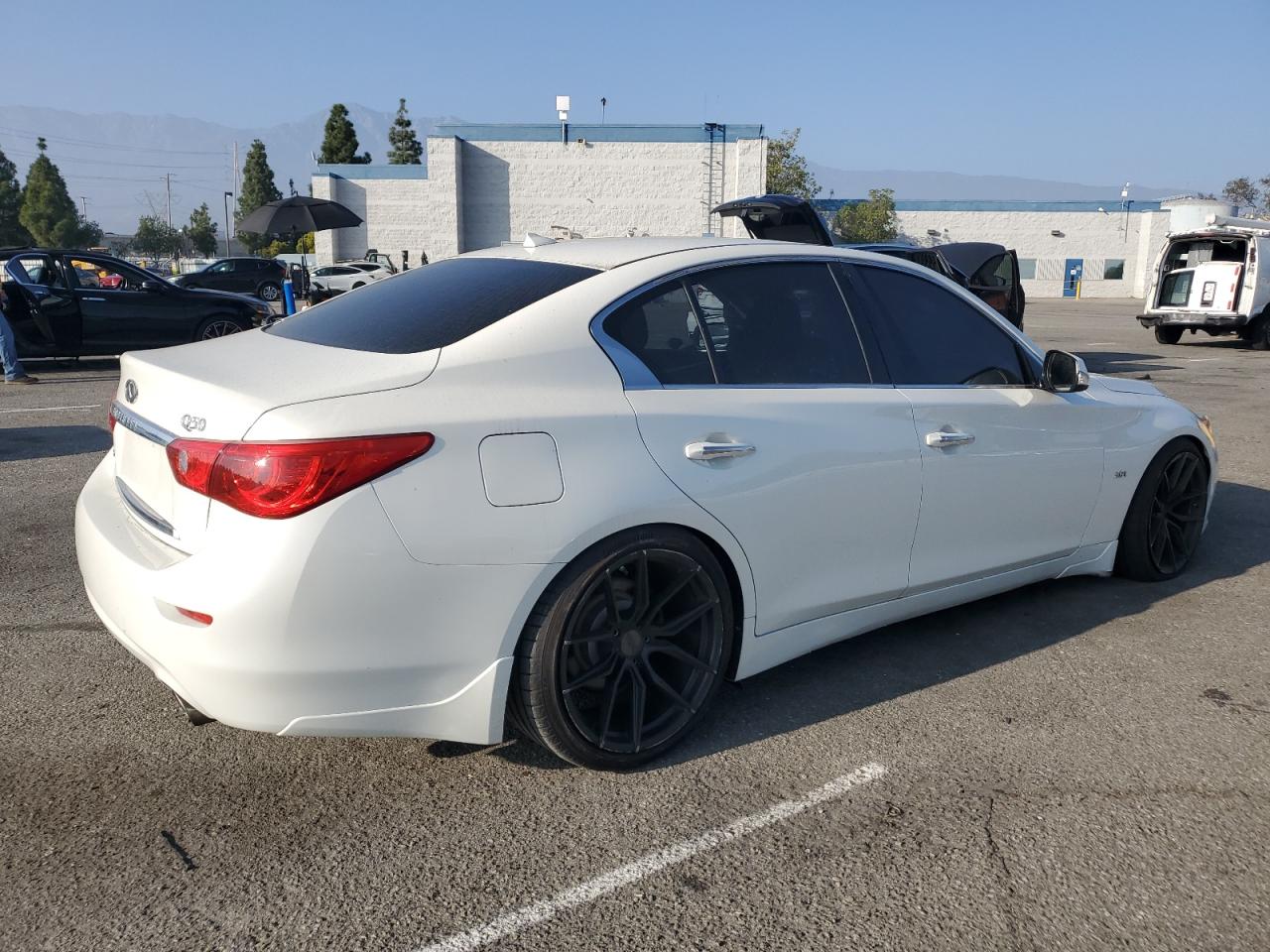 INFINITI Q50 Premium