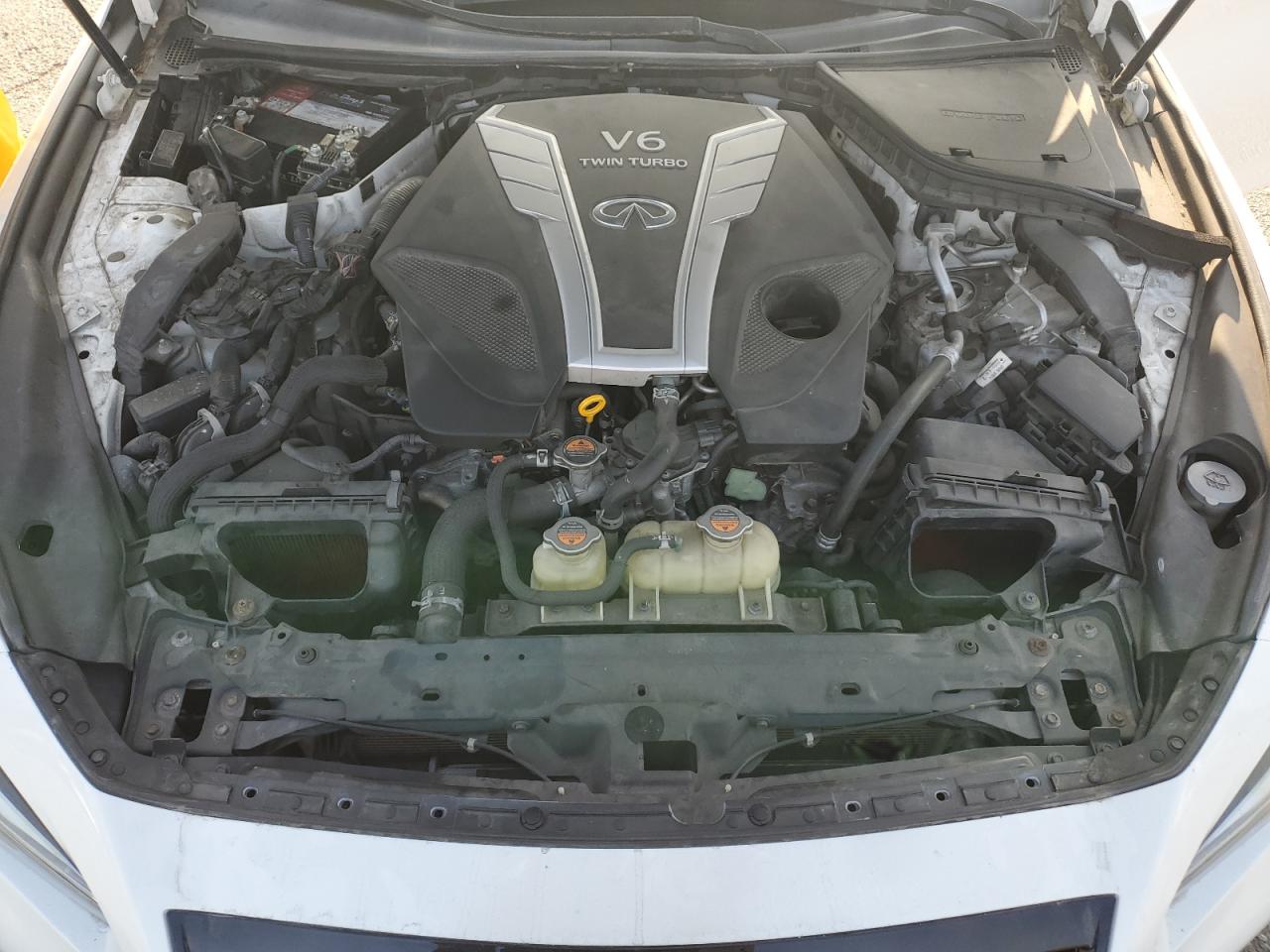 INFINITI Q50 Premium