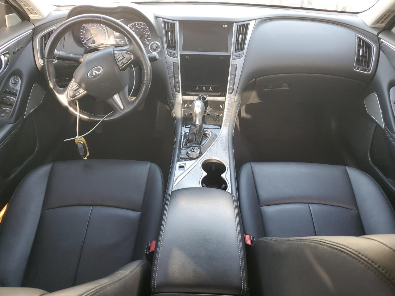INFINITI Q50 Premium