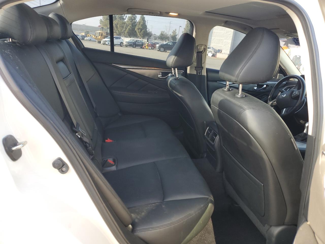 INFINITI Q50 Premium