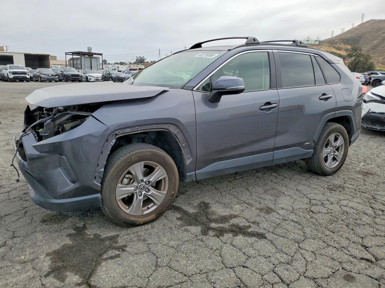 Salvage Toyota RAV4 Image