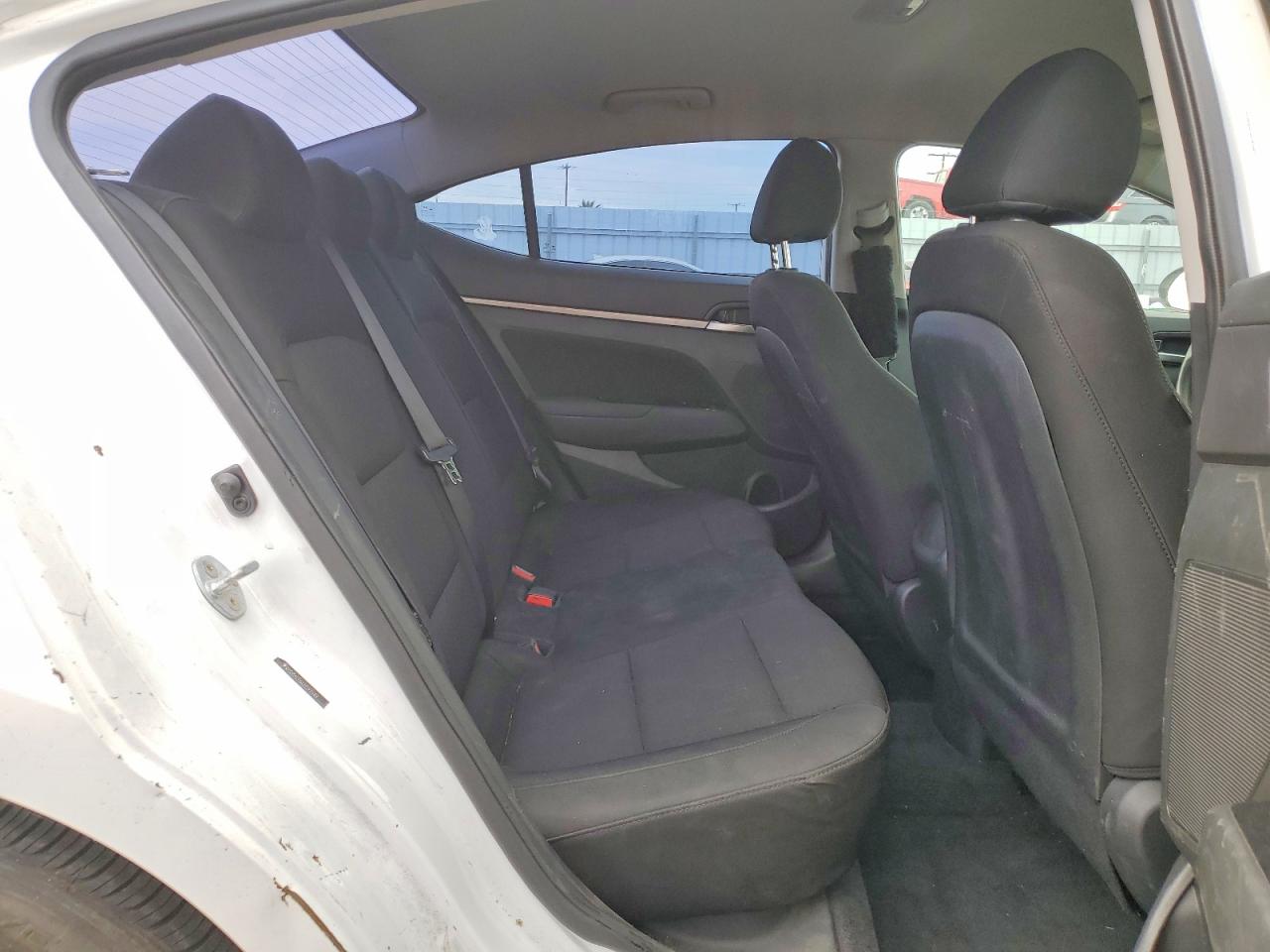 Hyundai ELANTRA Sel