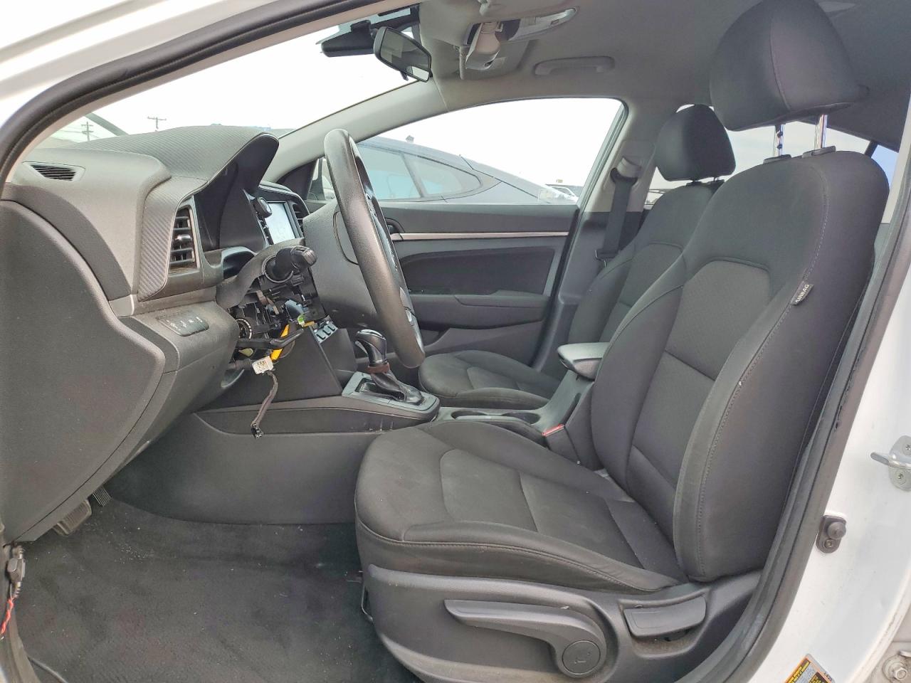 Hyundai ELANTRA Sel