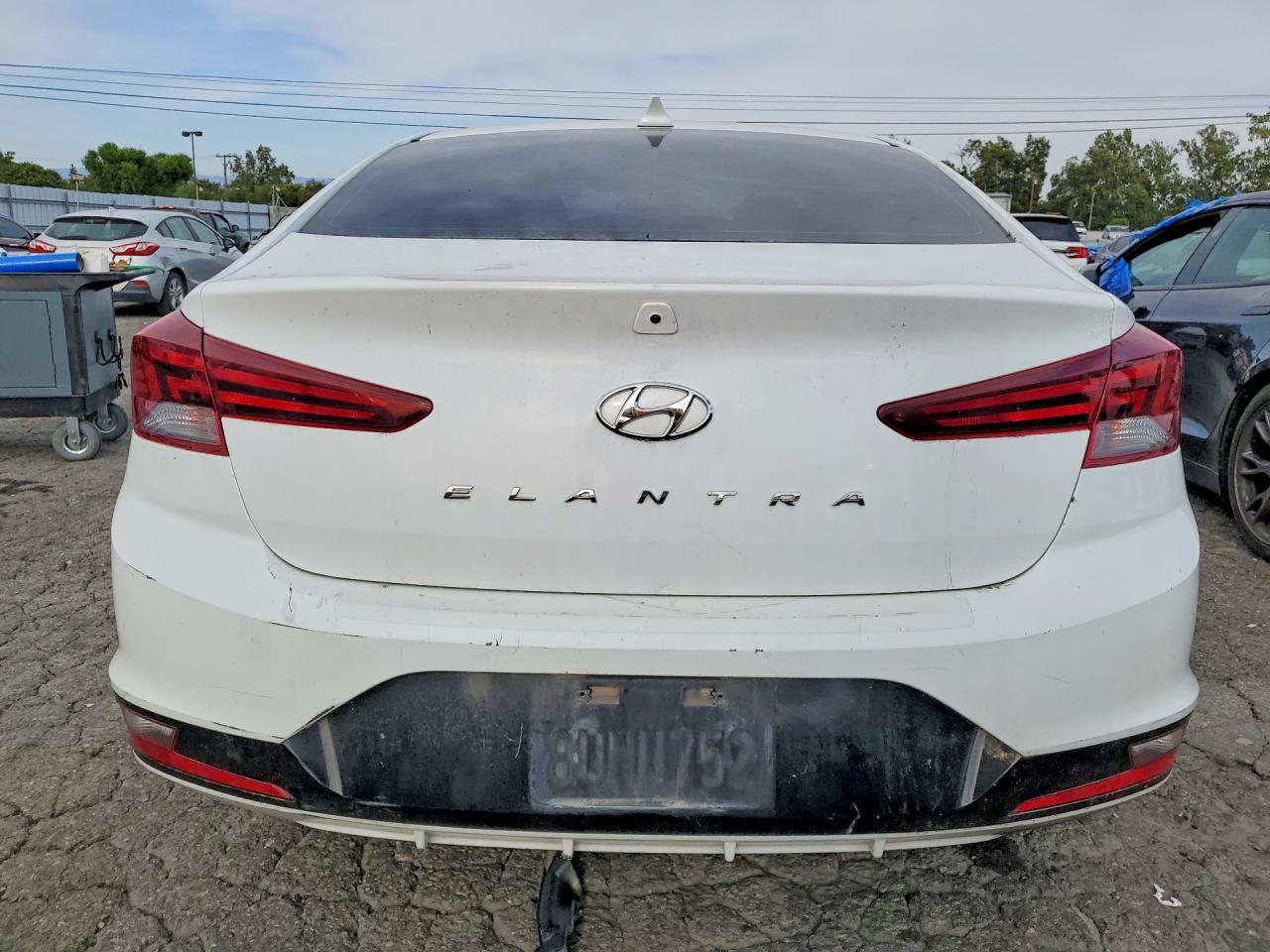 Hyundai ELANTRA Sel