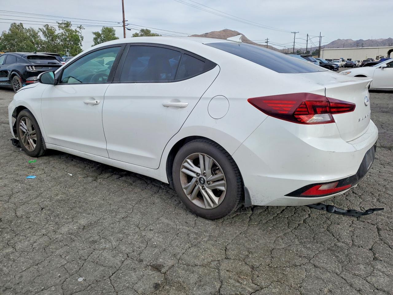 Hyundai ELANTRA Sel