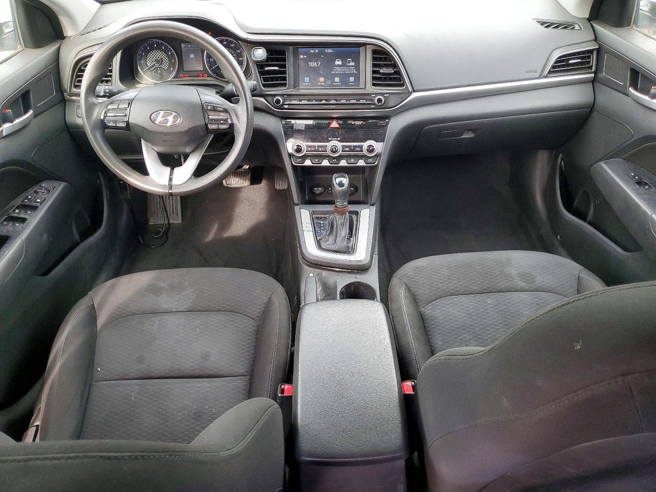 Hyundai ELANTRA Sel