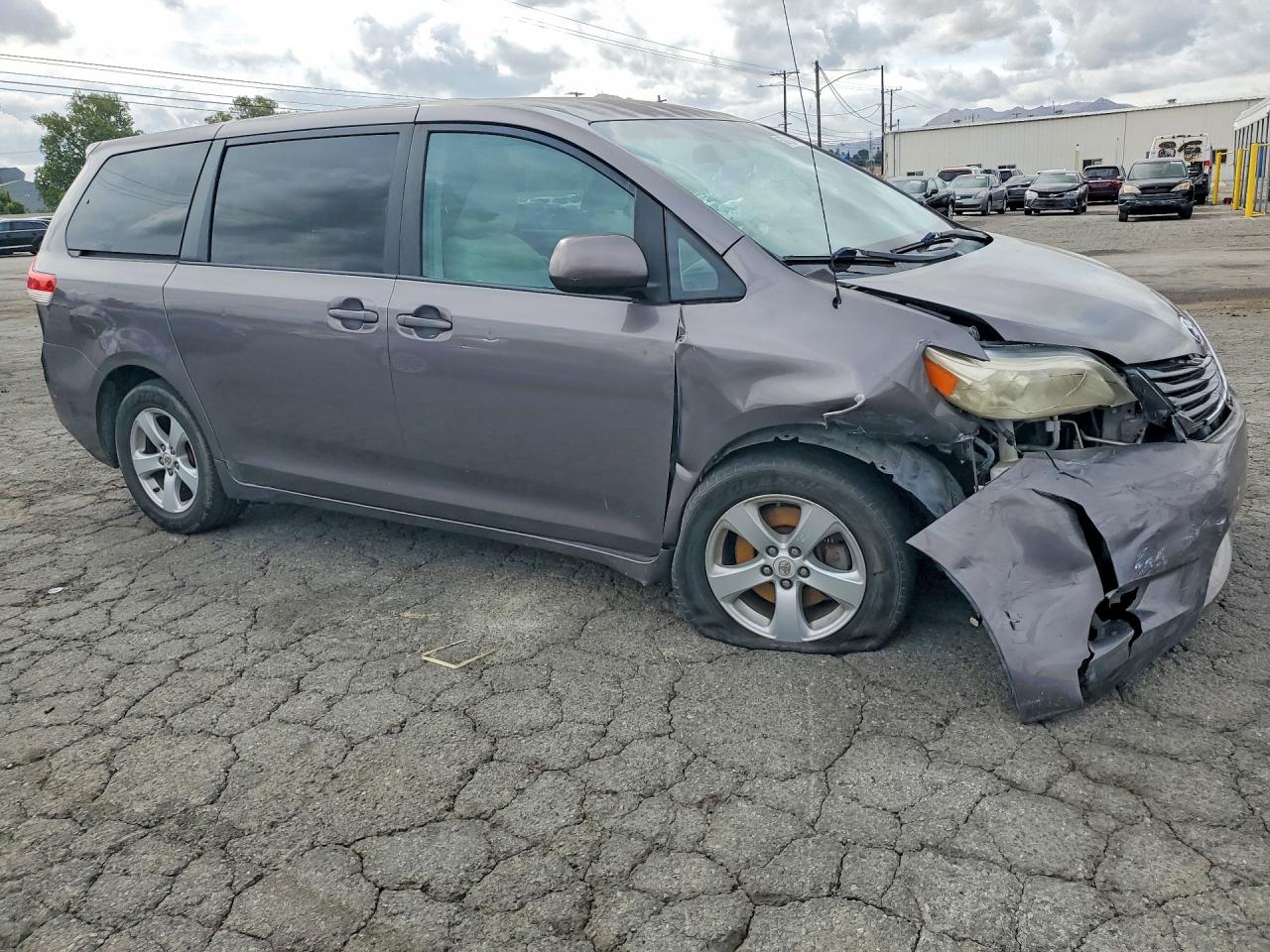 Toyota Sienna Le 8-passenger