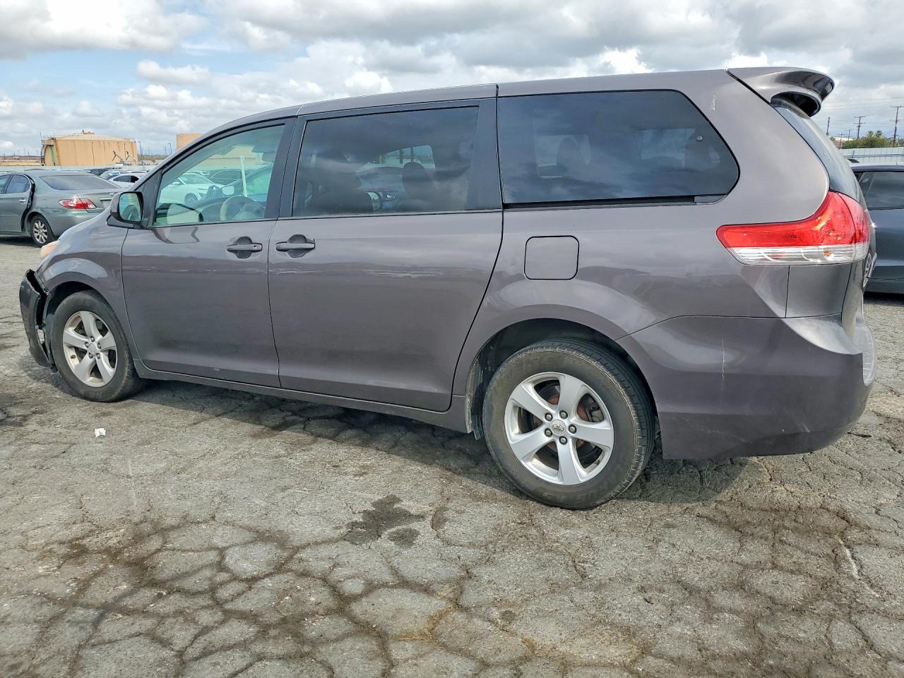 Toyota Sienna Le 8-passenger