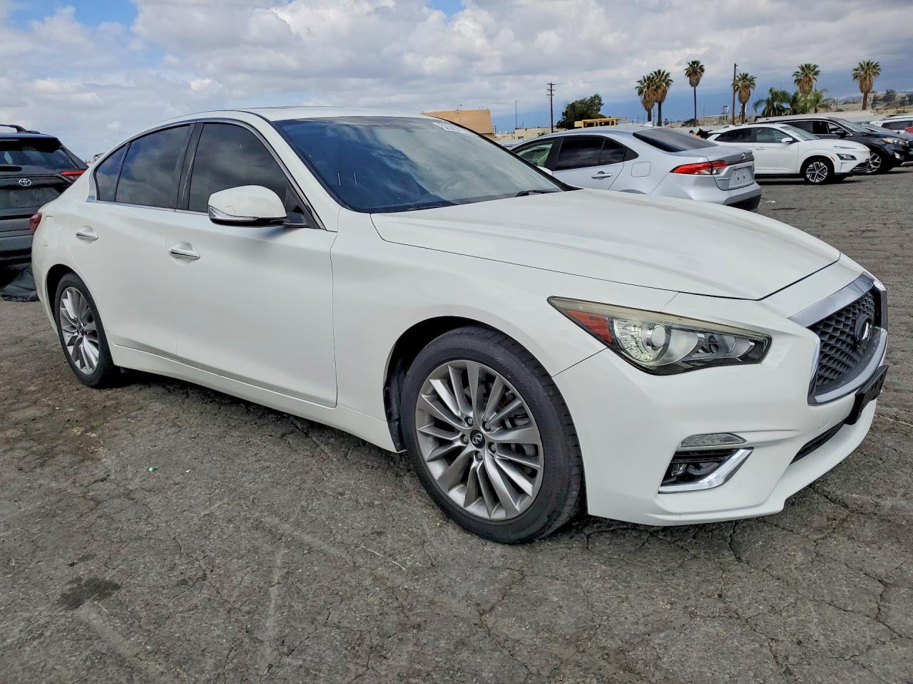 INFINITI Q50 3.0t Luxe