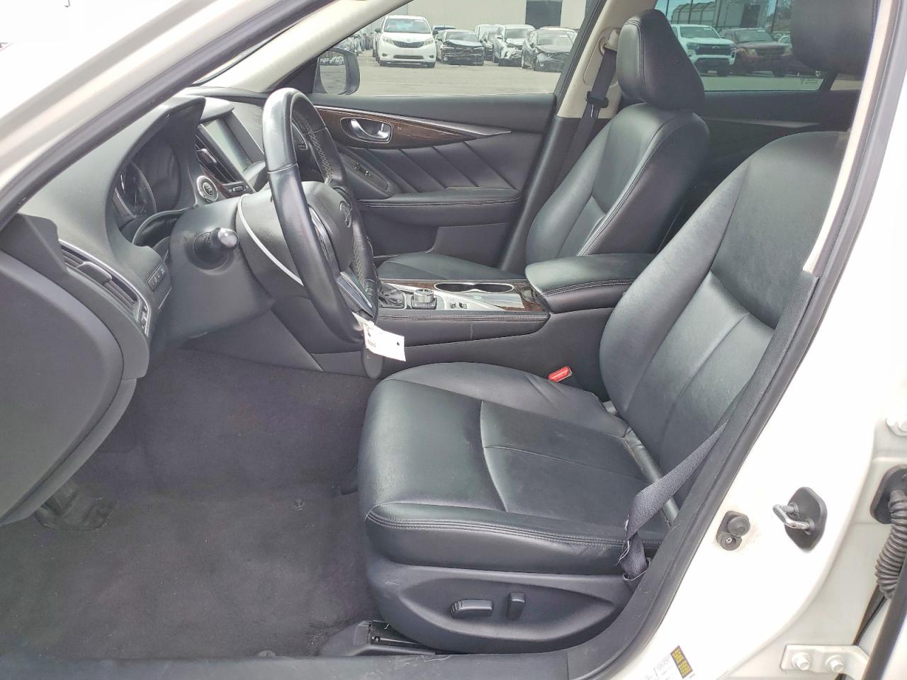 INFINITI Q50 3.0t Luxe