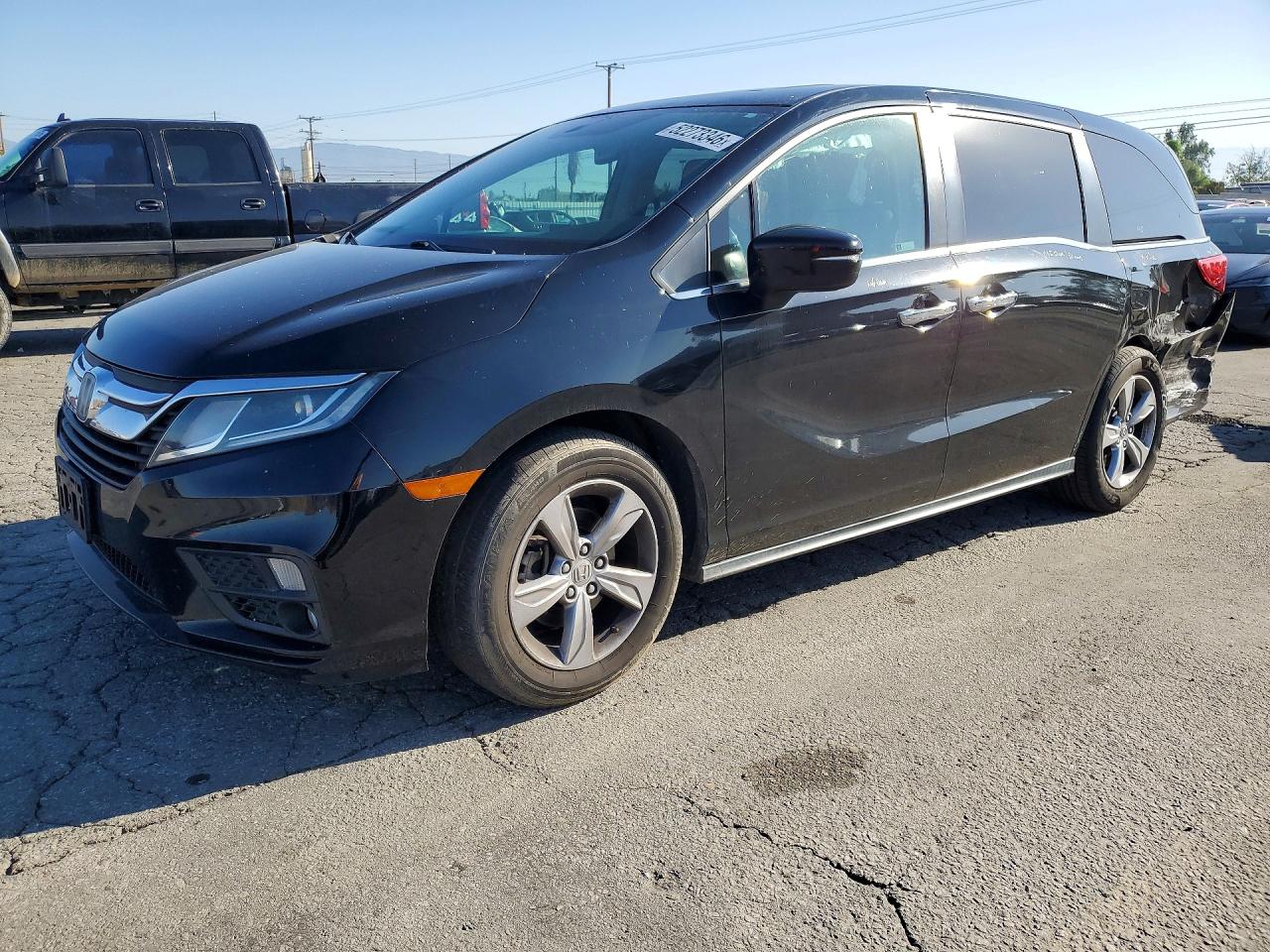 Salvage Honda Odyssey Image