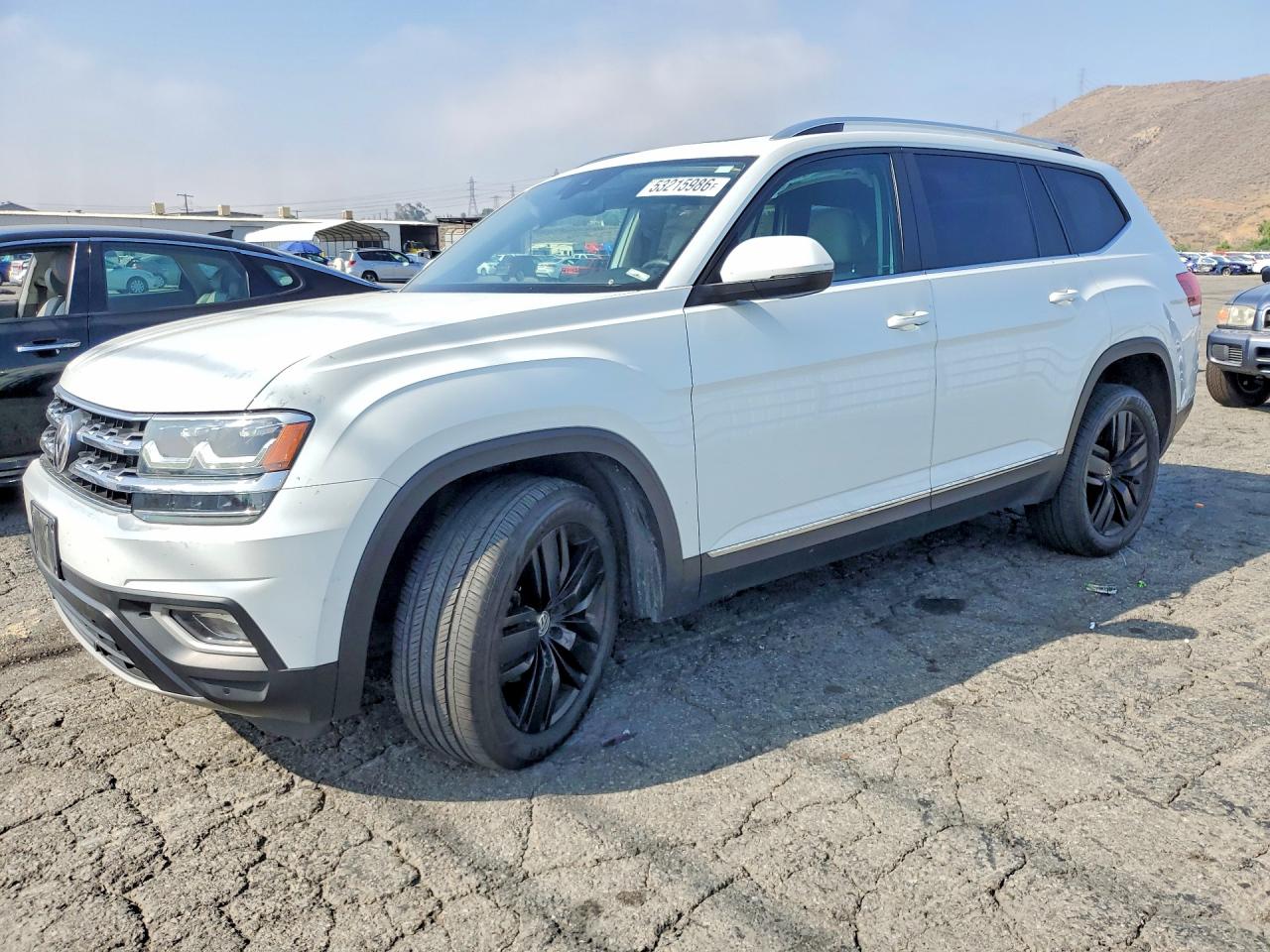 Salvage Volkswagen Atlas Image
