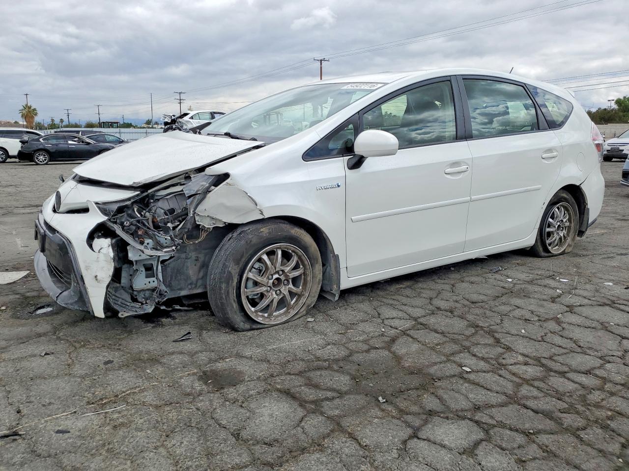Salvage Toyota Prius Image