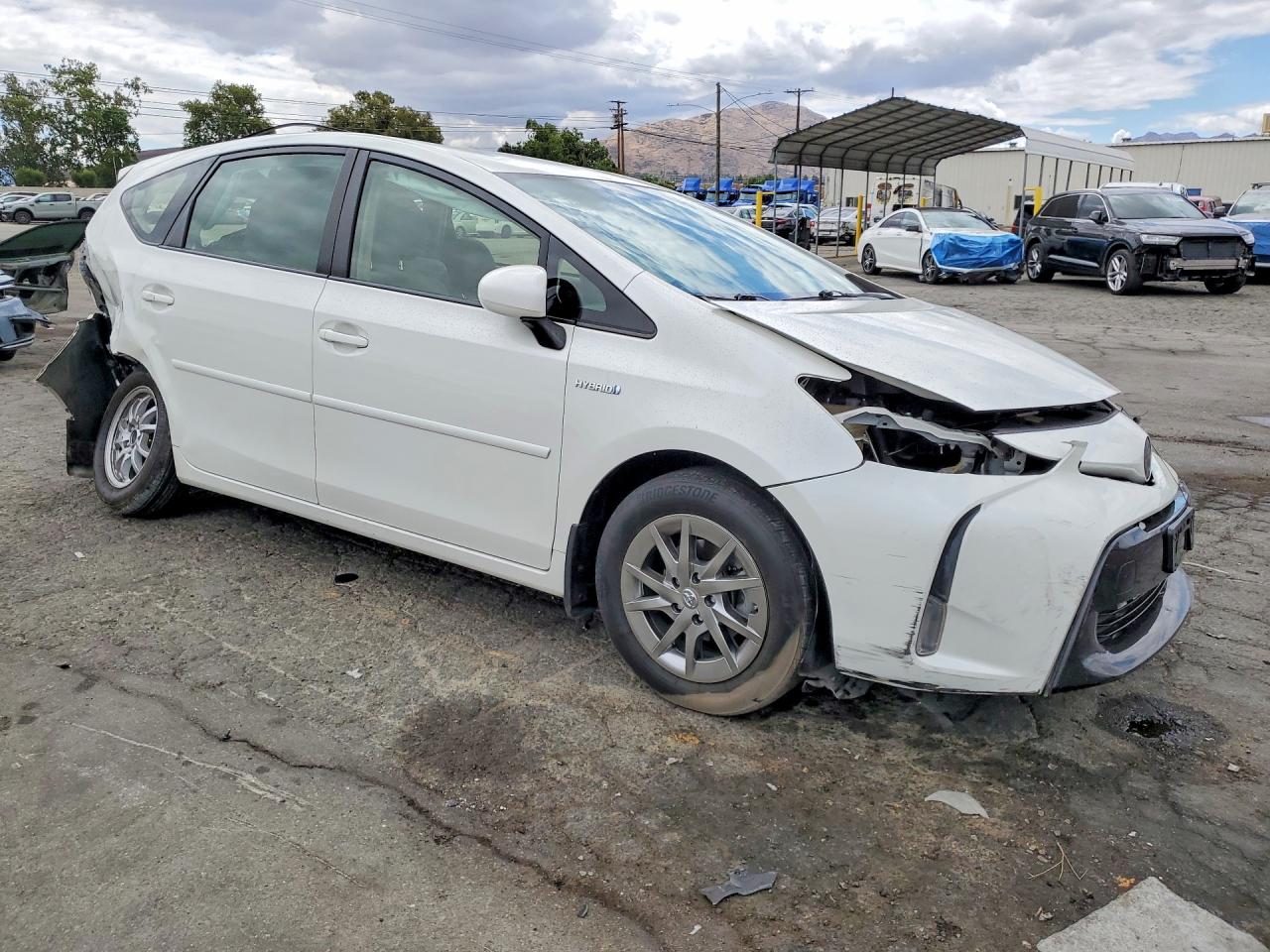 Toyota Prius v Three